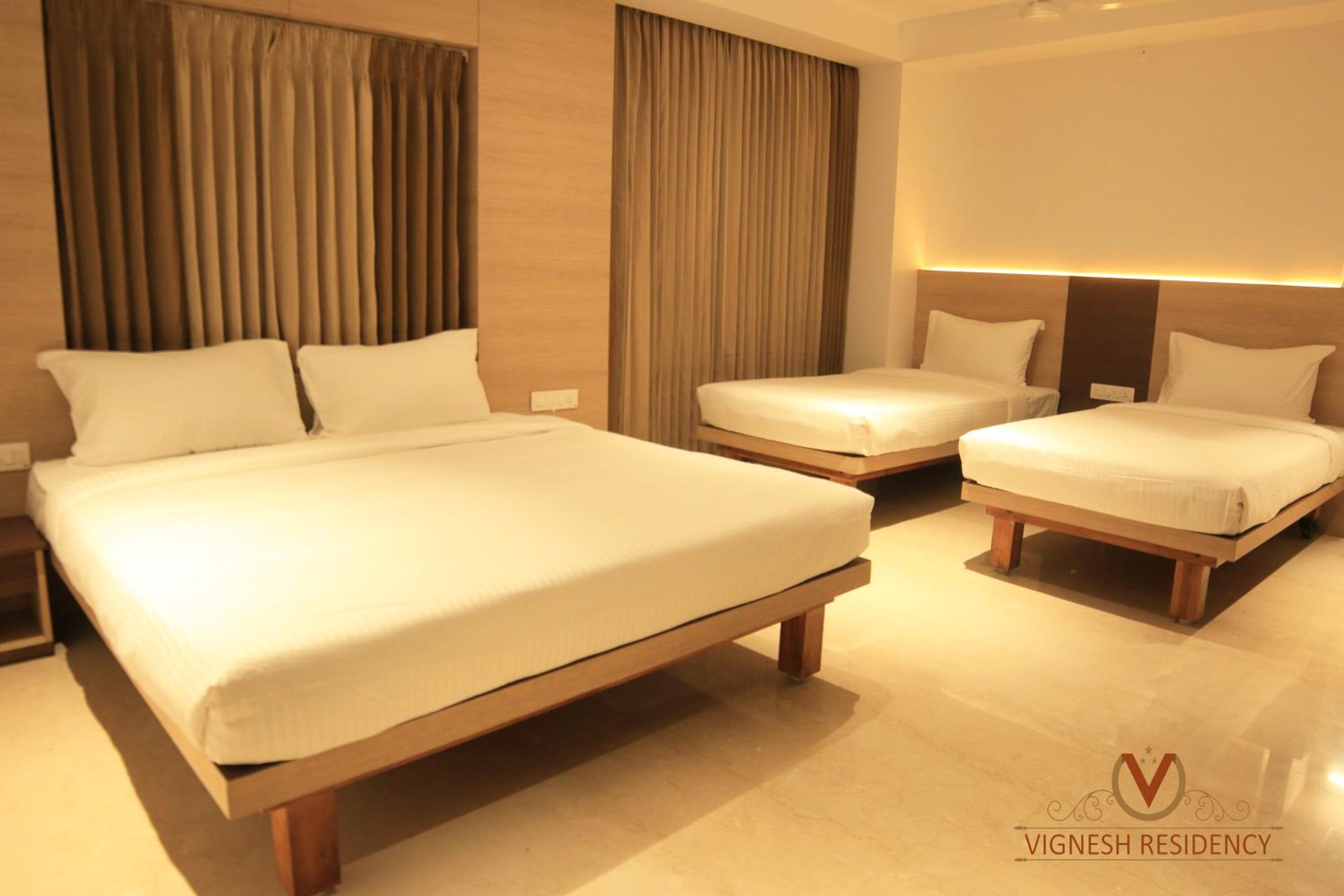 Executive Suite - Photo 1
