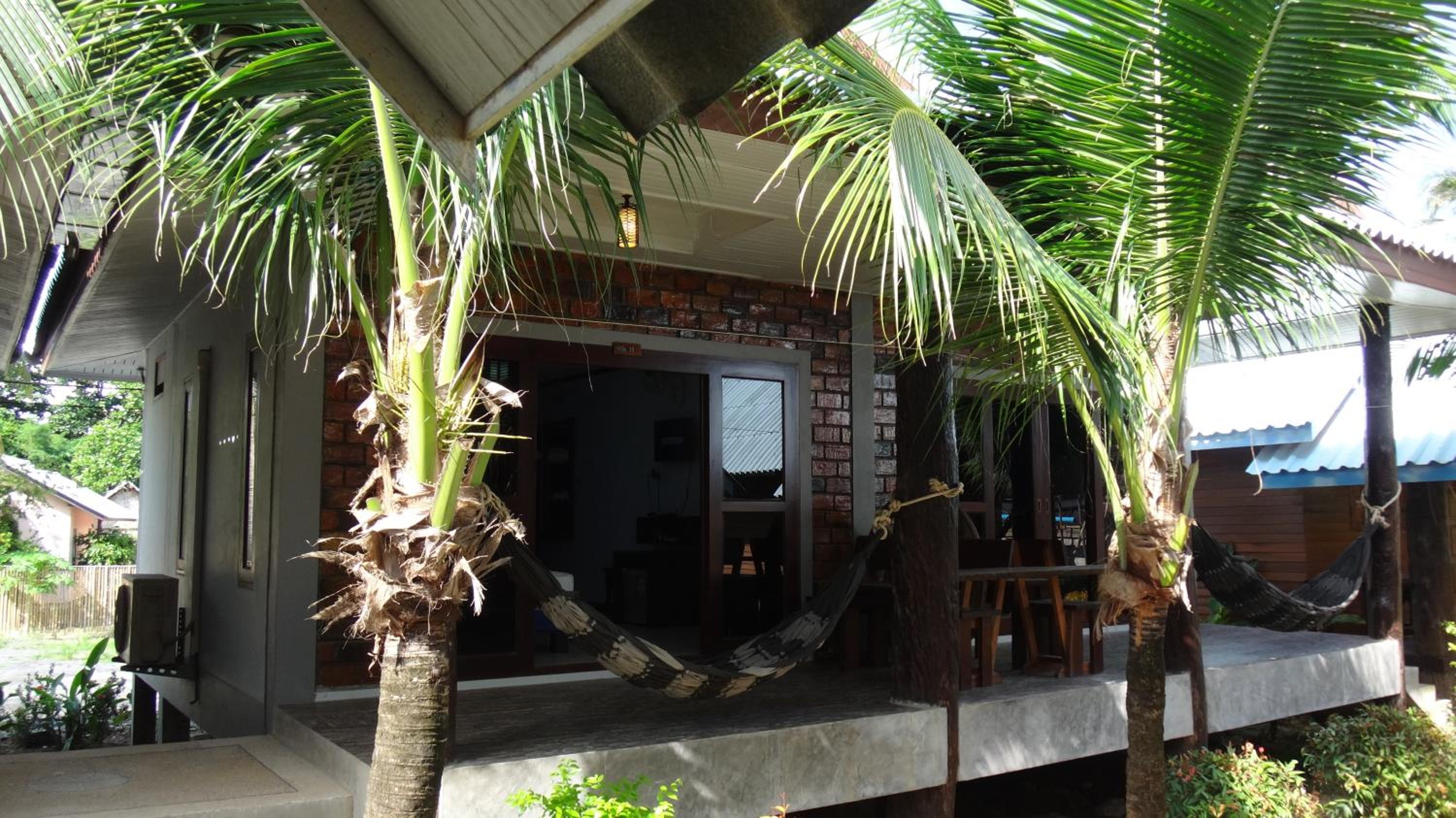 Family Bungalow - Photo 3