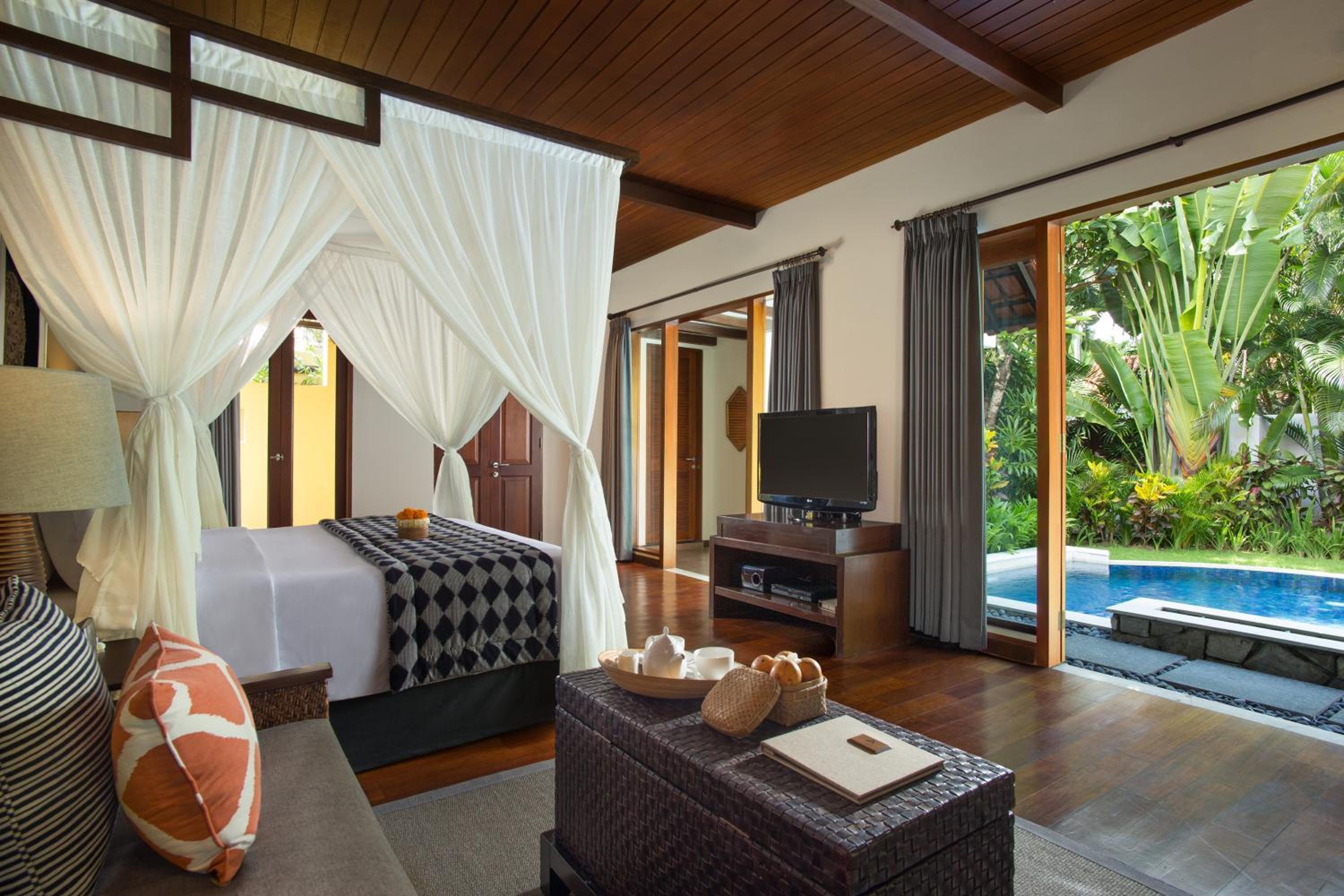 One-Bedroom Villa with Private Pool - Photo 12