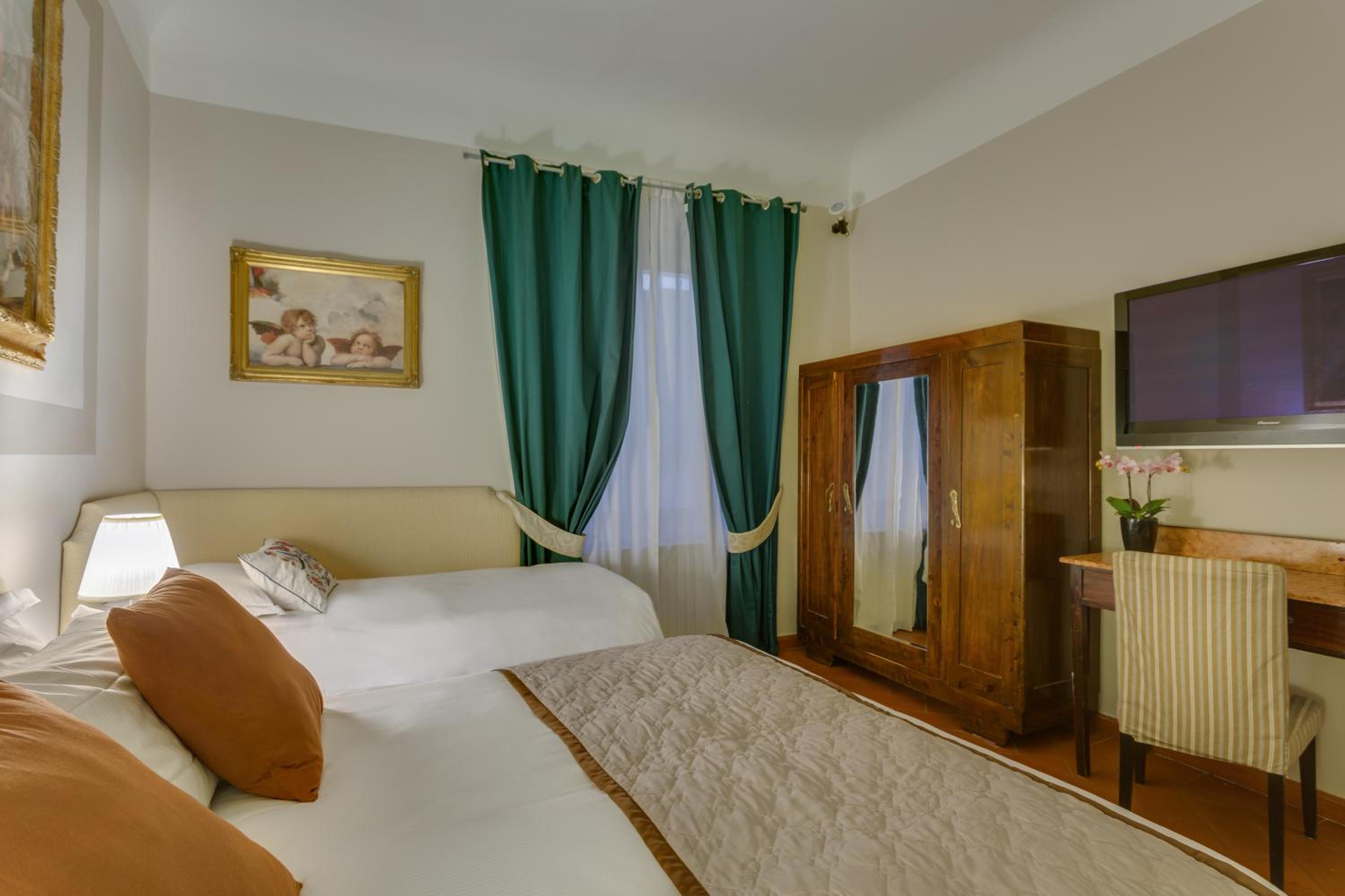 Superior Triple Room photo 2