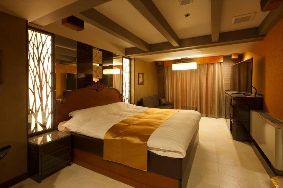 Queen Room with Spa Bath