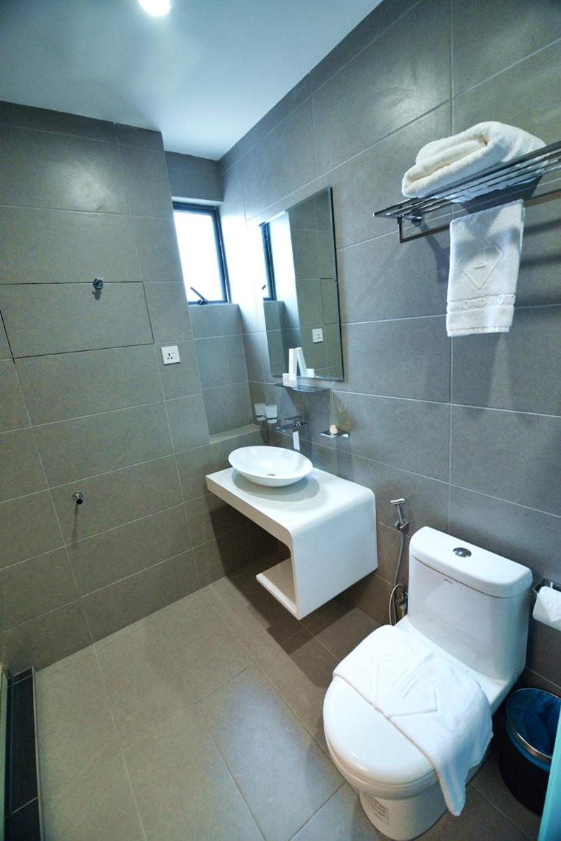 Single Room - Photo 10