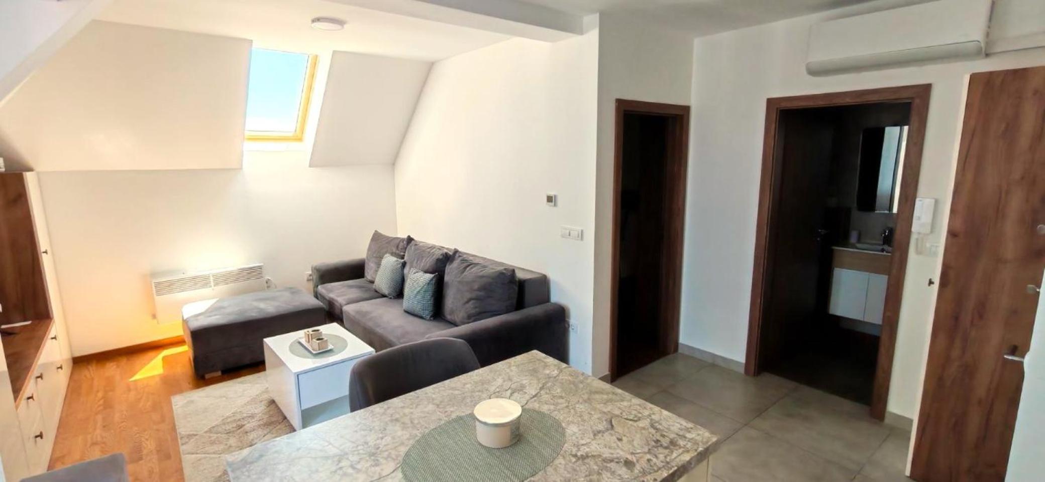 Apartment with Balcony photo 1