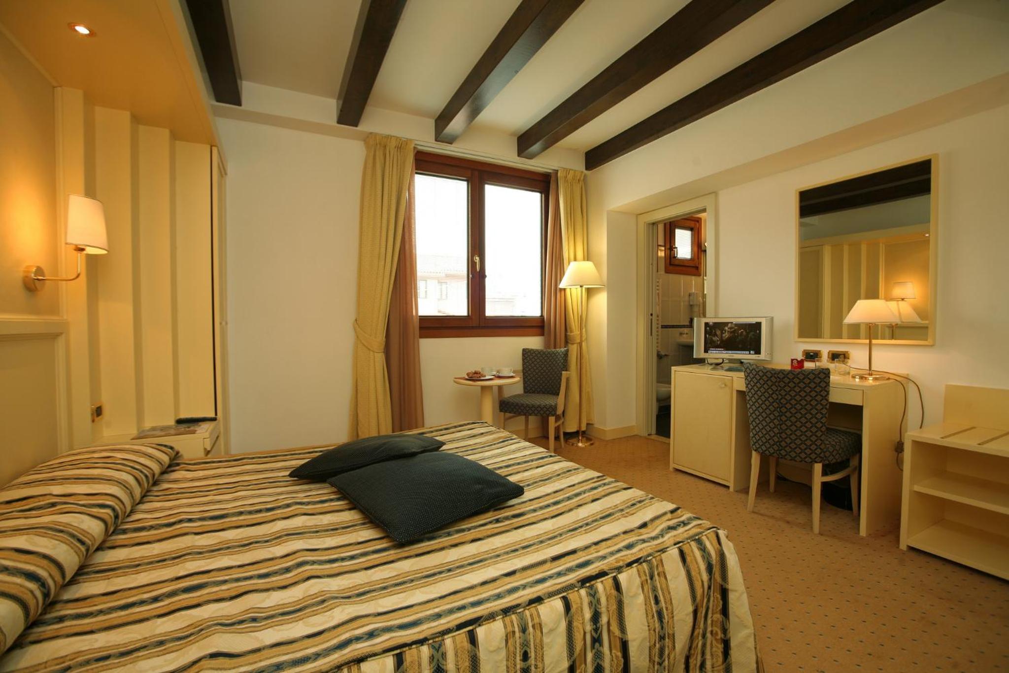 Superior Double or Twin Room photo 2