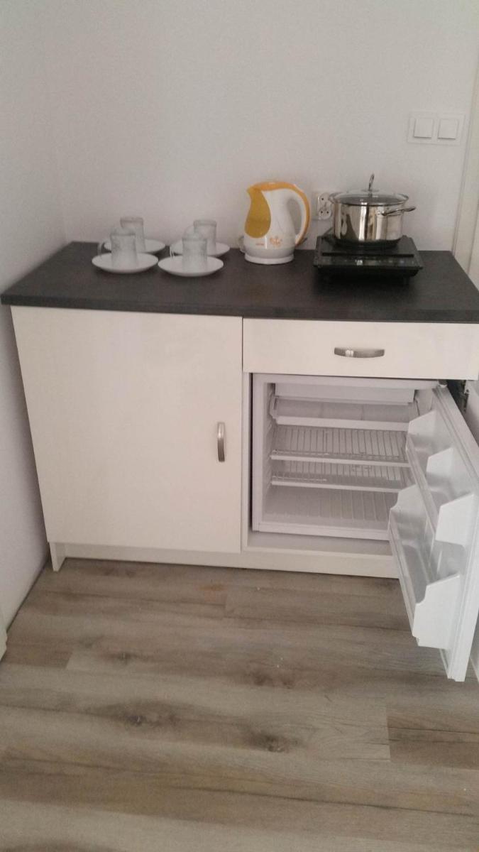 Double Room with Balcony - Photo 6
