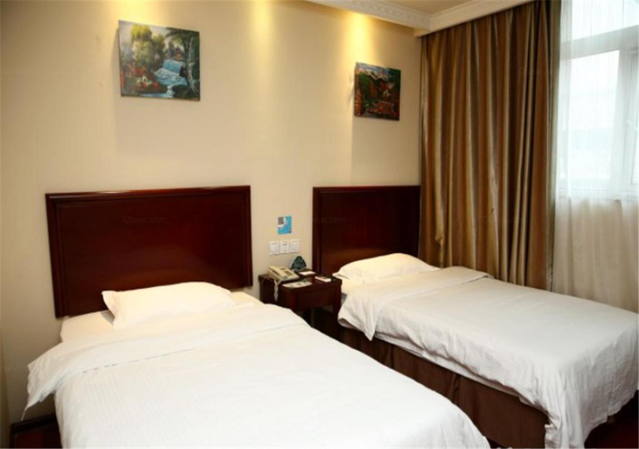 Mainland Chinese Citizens - Standard Twin Room - Photo 1