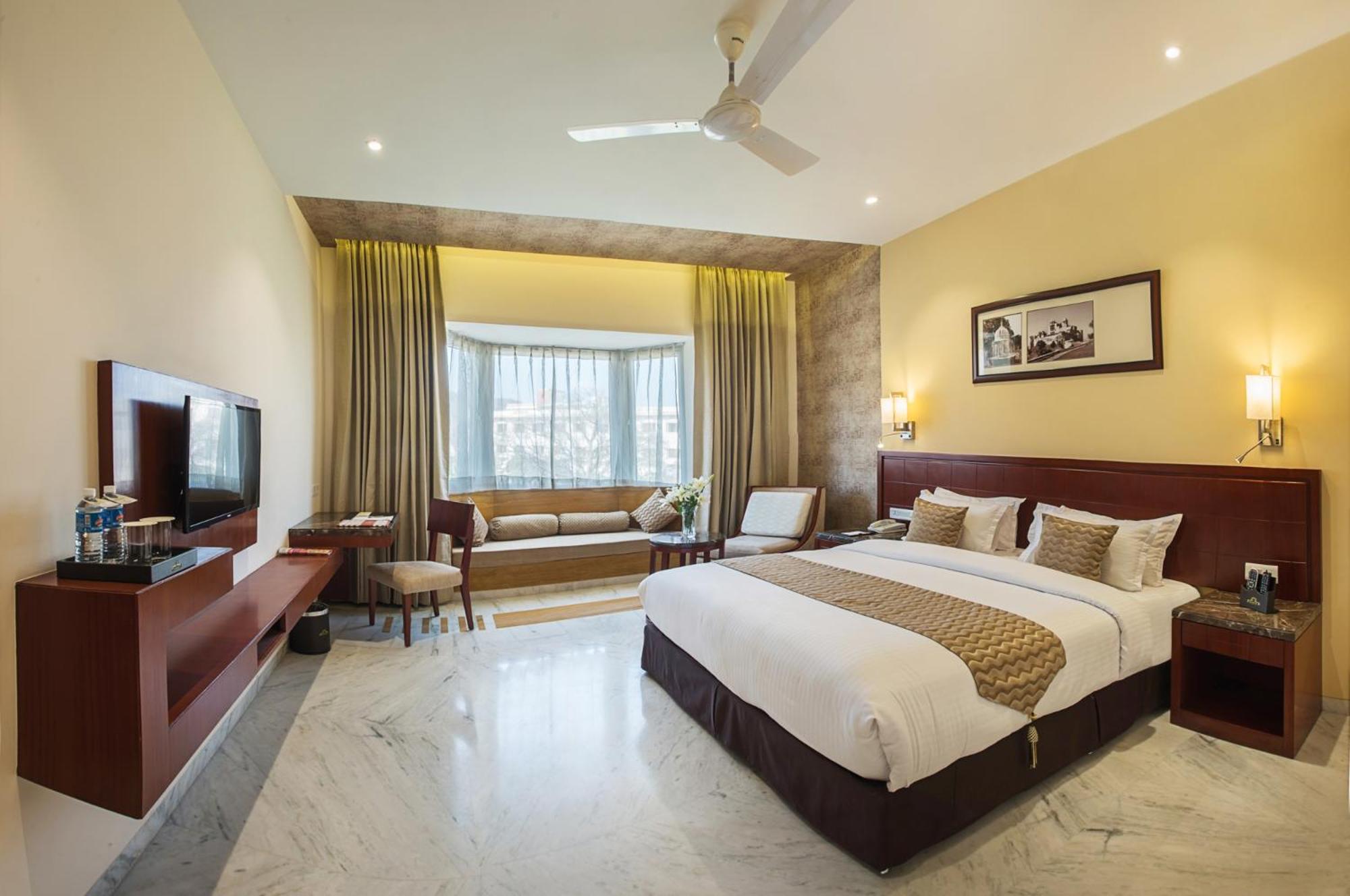 Superior King Room