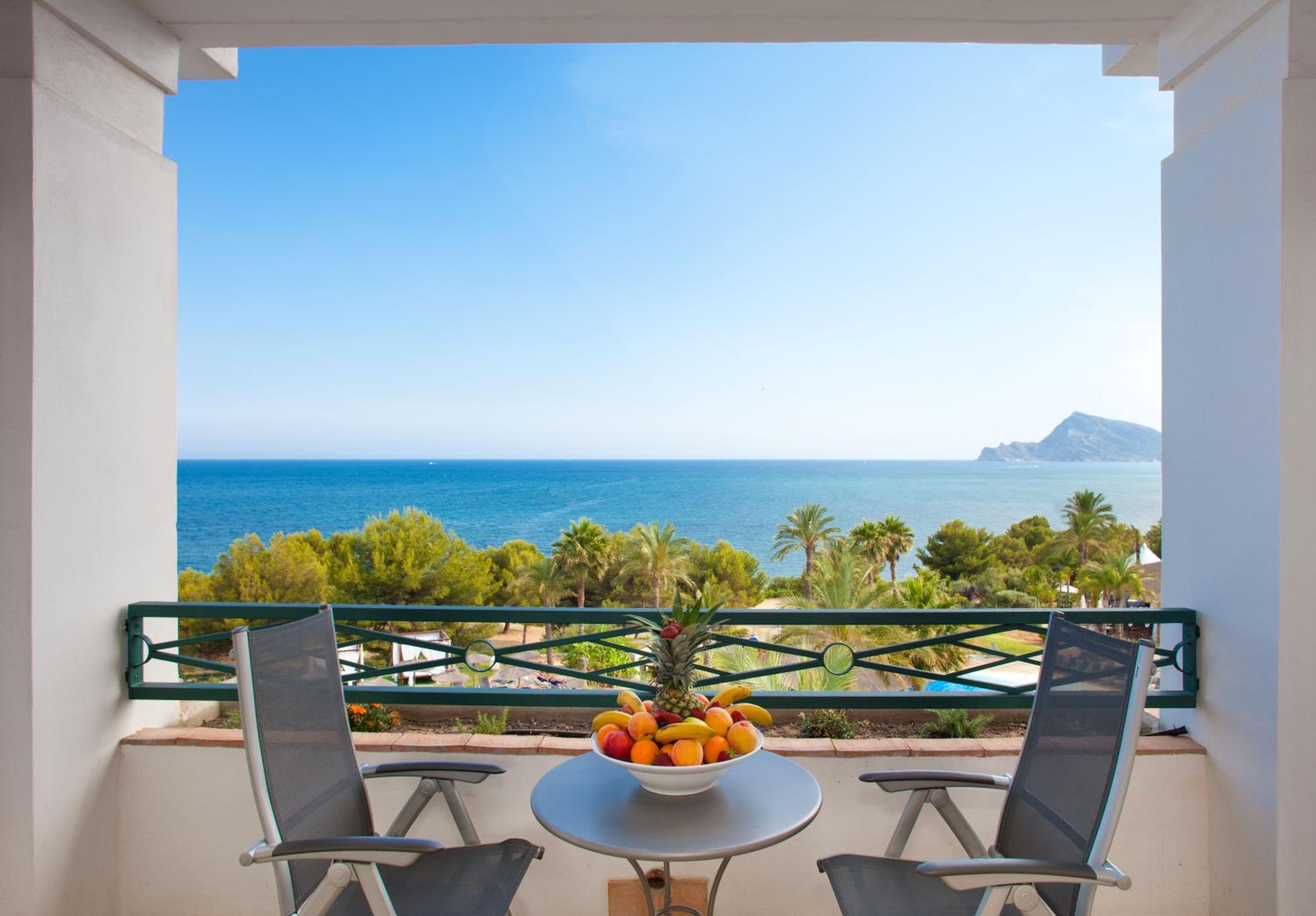 Superior Double or Twin Room with Sea View (2 adults + 1 child) - Photo 4