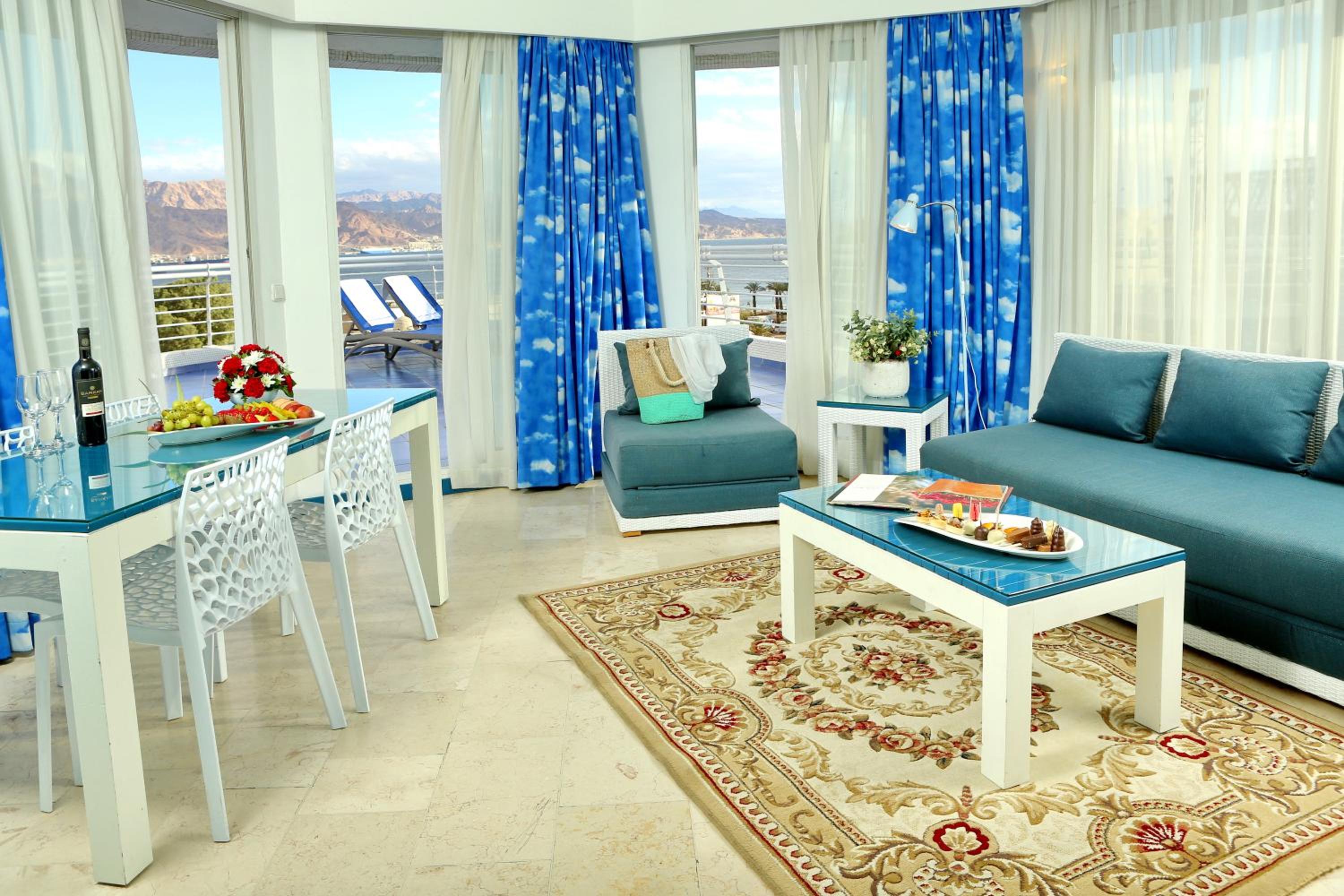 Caribbean Suite - 3 Room With Big Terrace+ Hot Tub + Kitchenette - 328 ft² photo 1