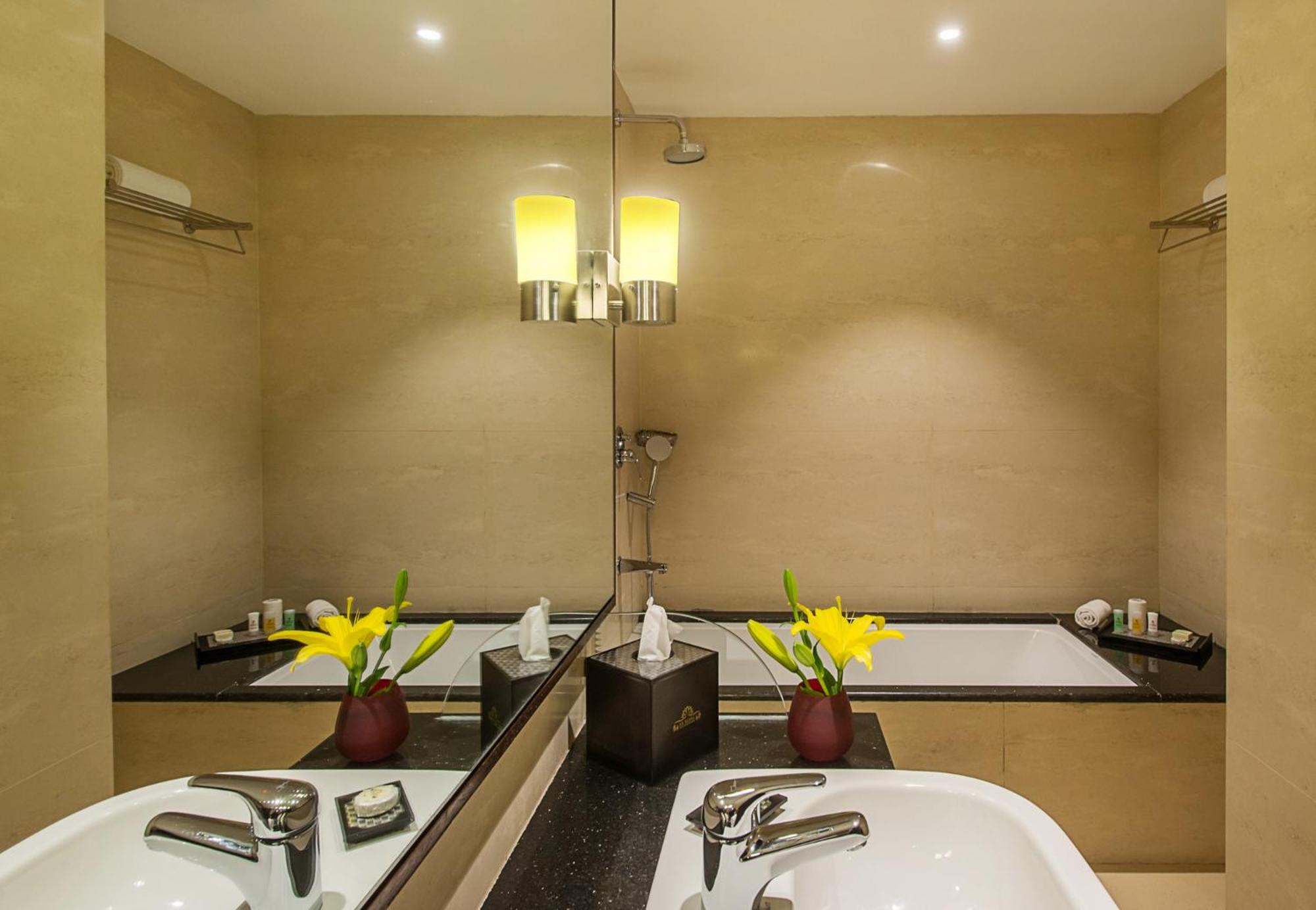 Suite - Photo 6
