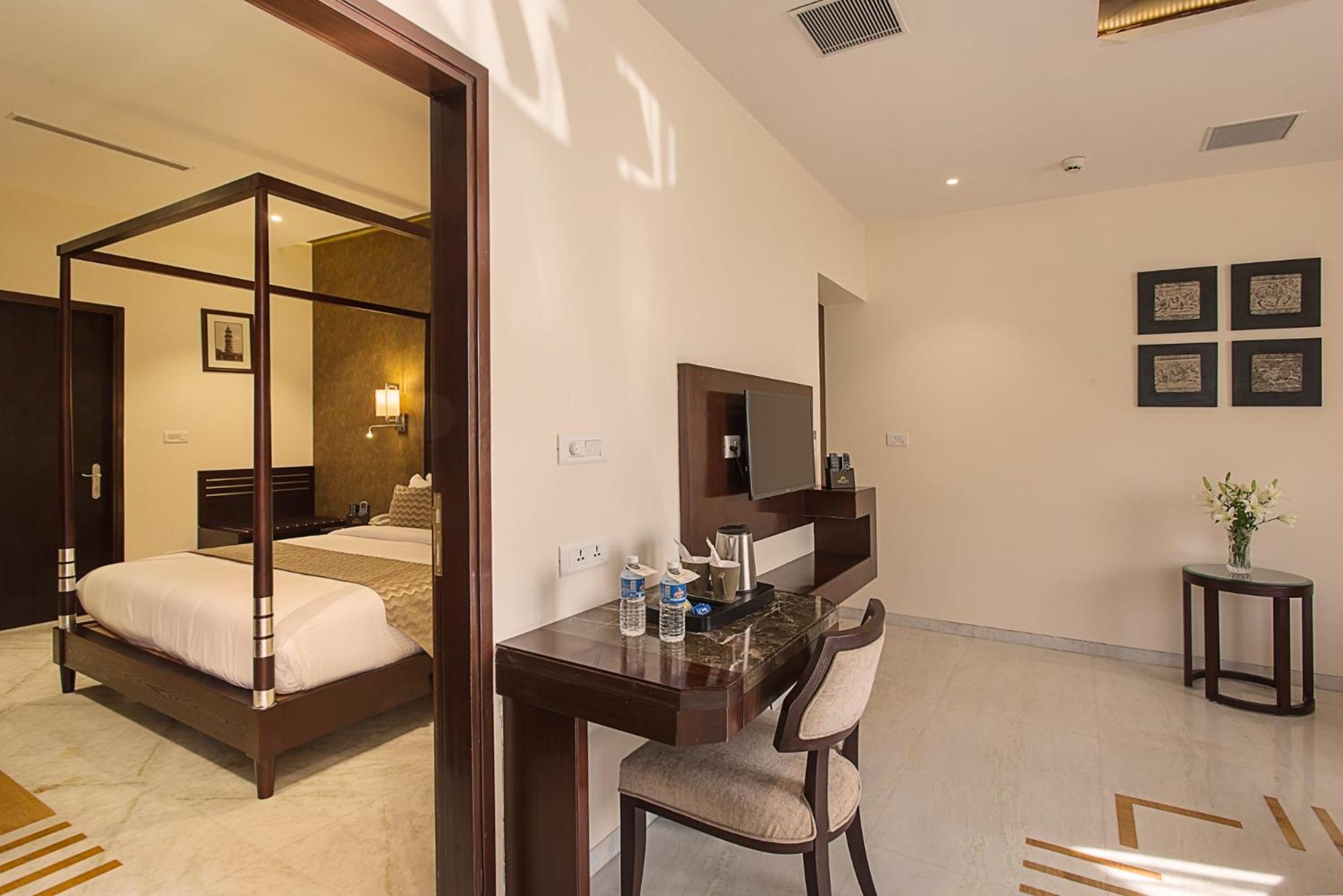 Suite - Photo 7
