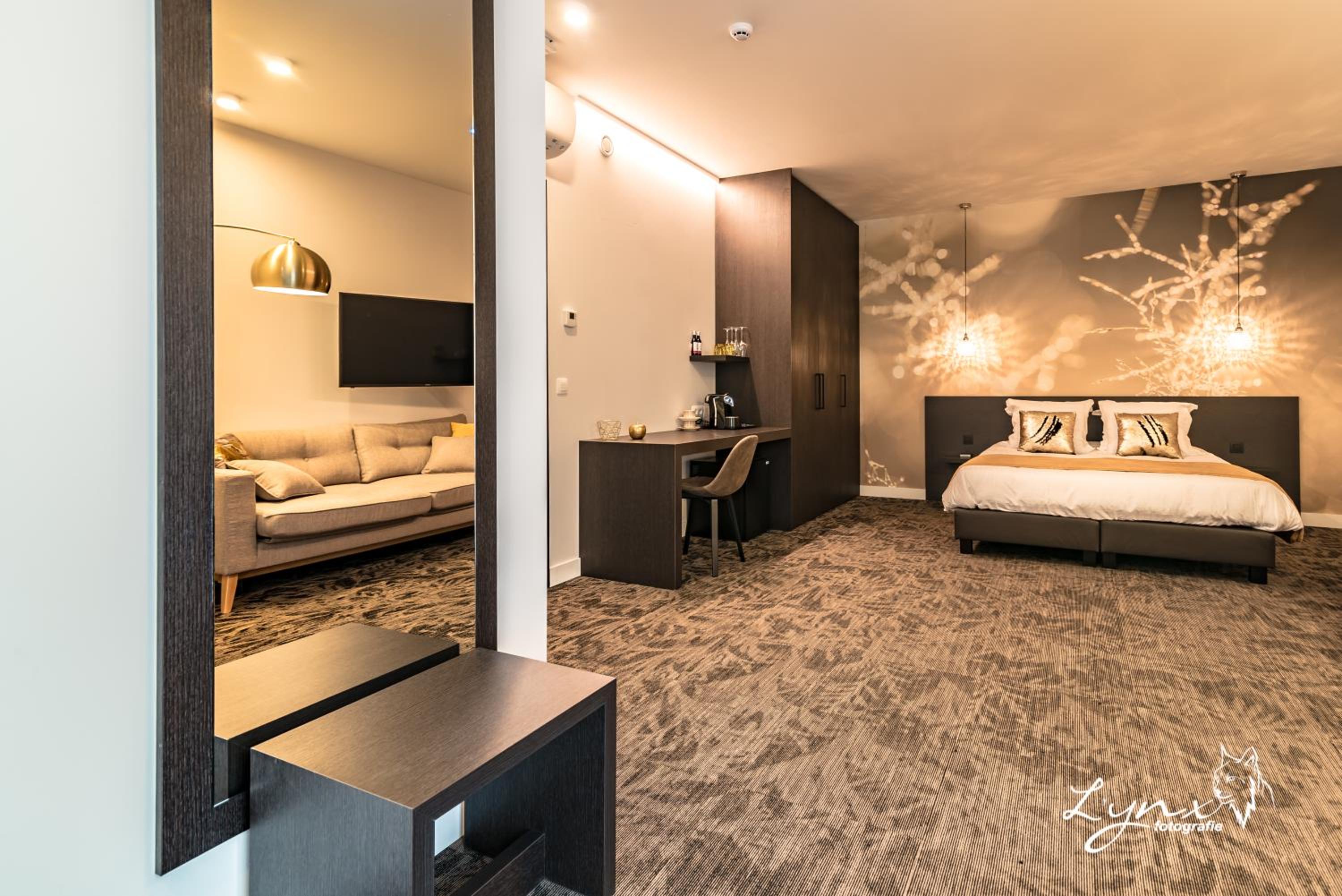 Executive Suite - Photo 3