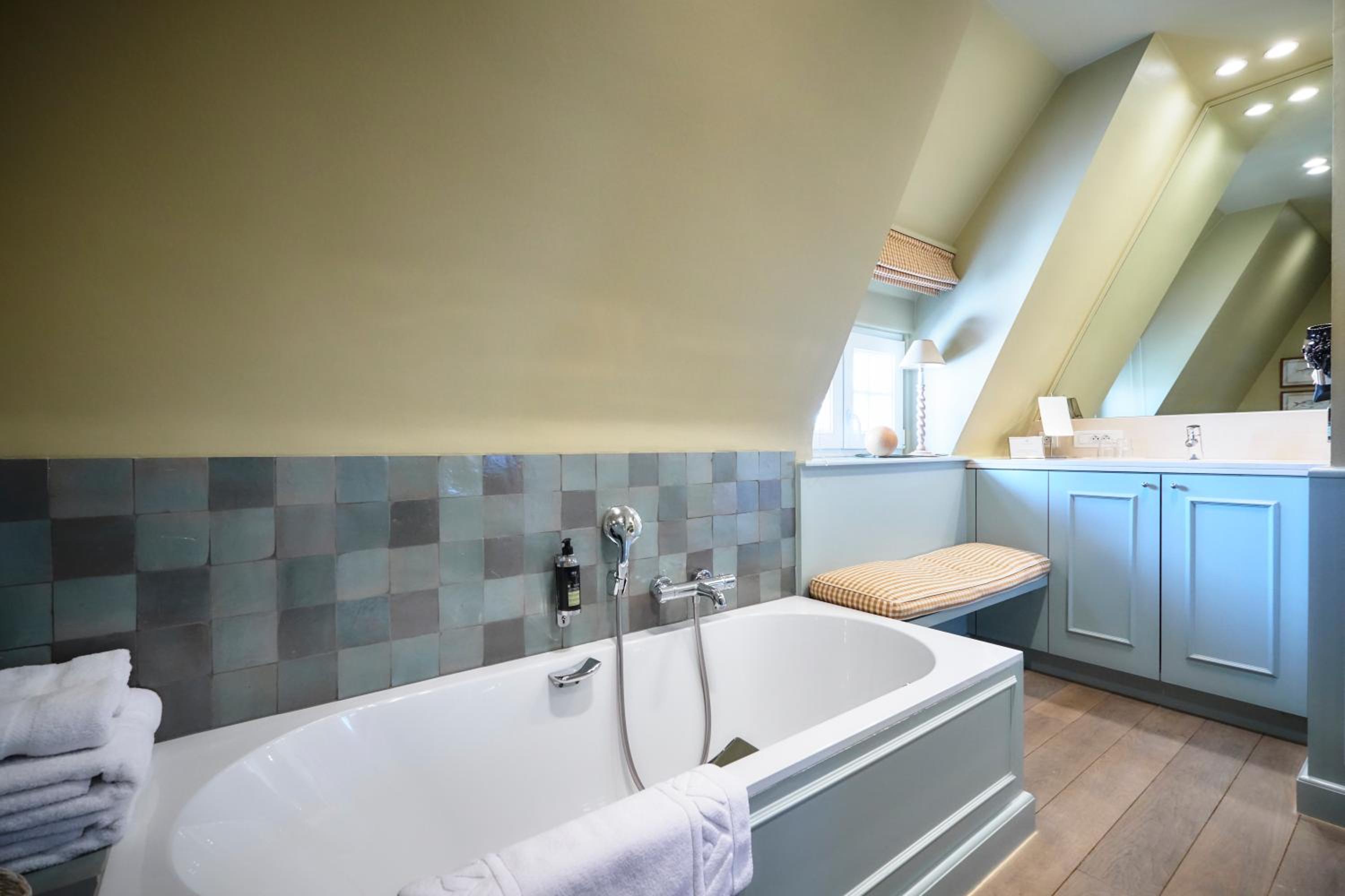 Superior One-Bedroom Suite photo 3