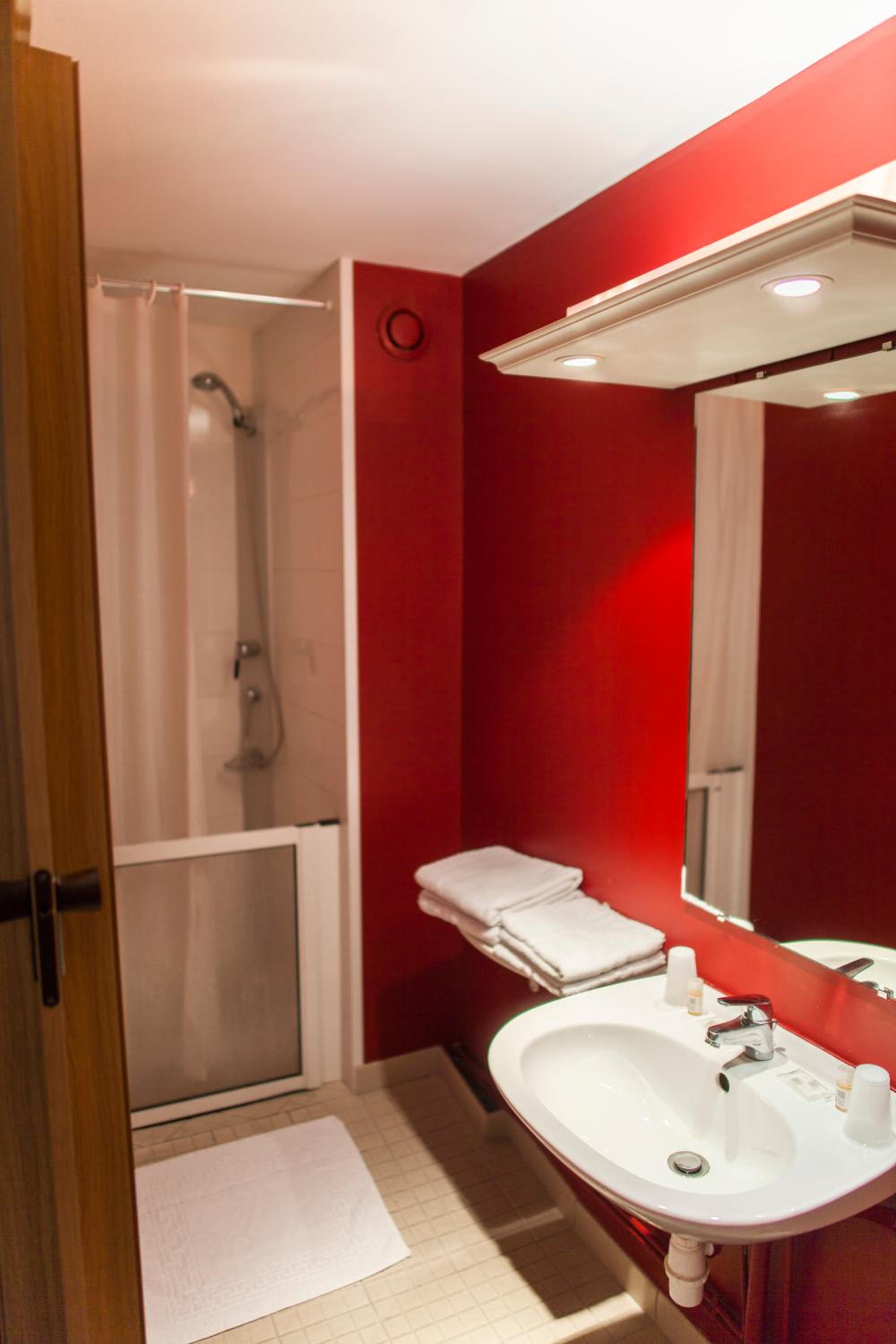 Superior Twin Room - Photo 12