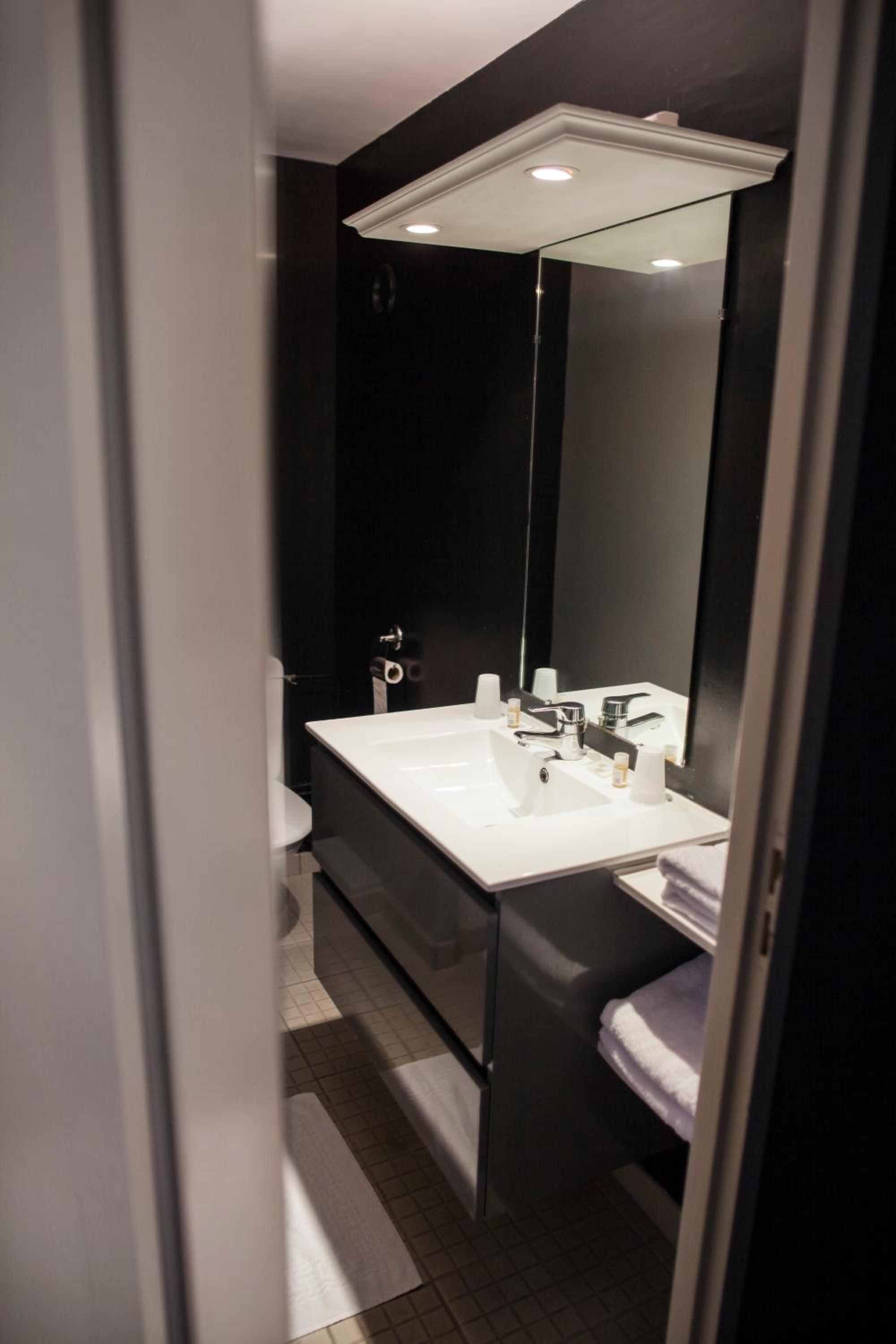 Superior Twin Room - Photo 3