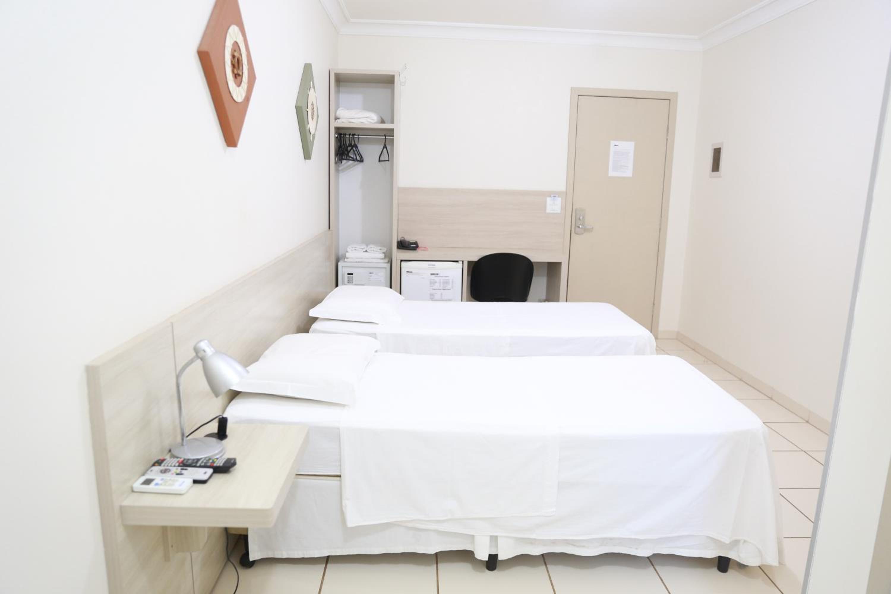 Deluxe Twin Room photo 2