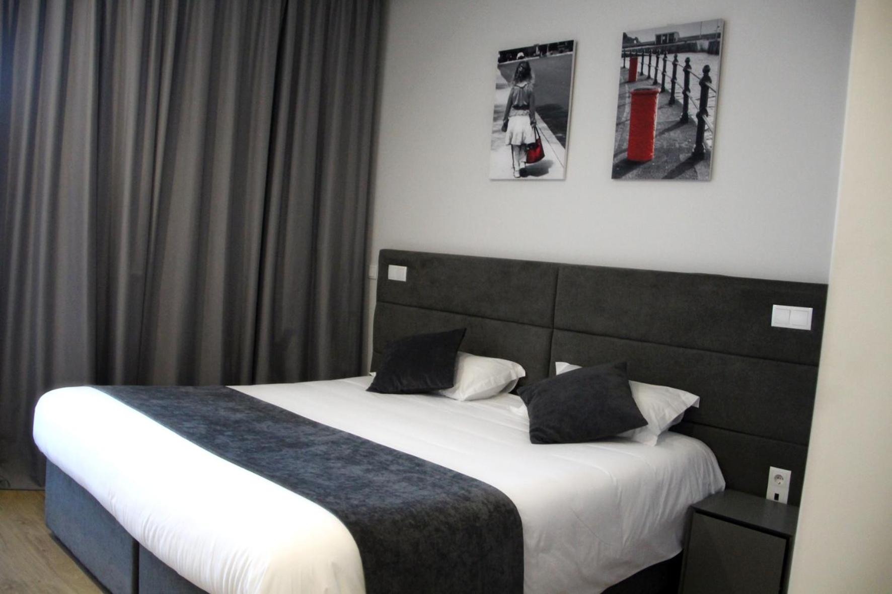 Deluxe Room - Photo 4