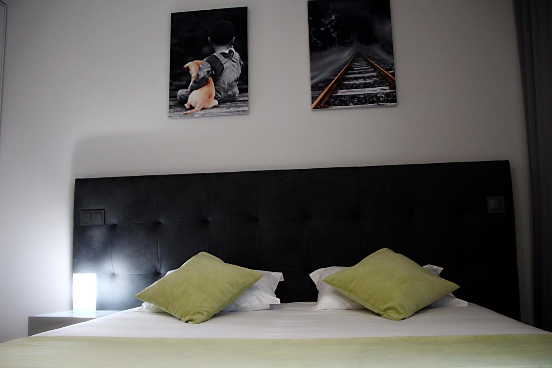 Deluxe Room - Photo 3