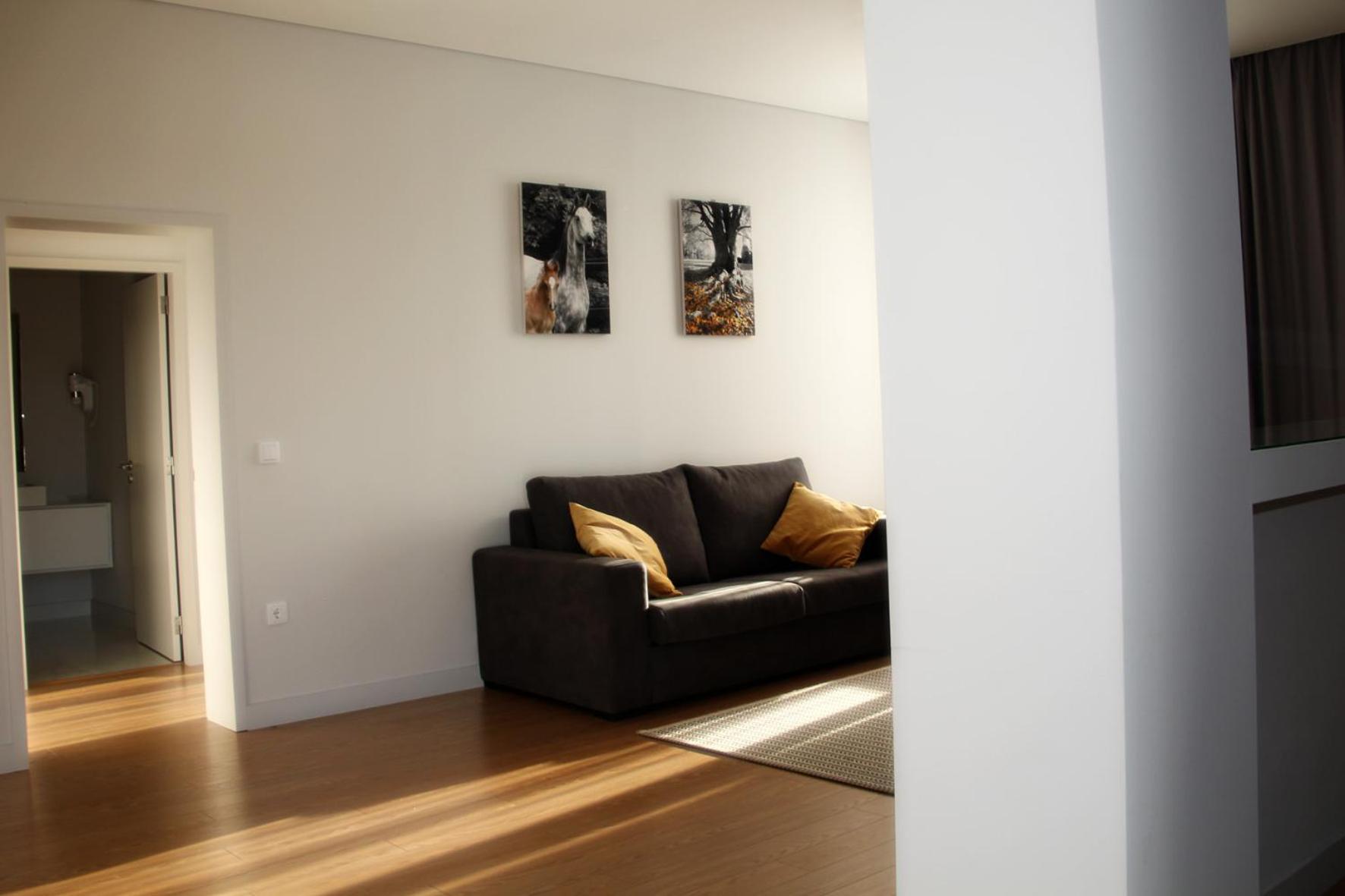 One-Bedroom Apartment - Photo 1