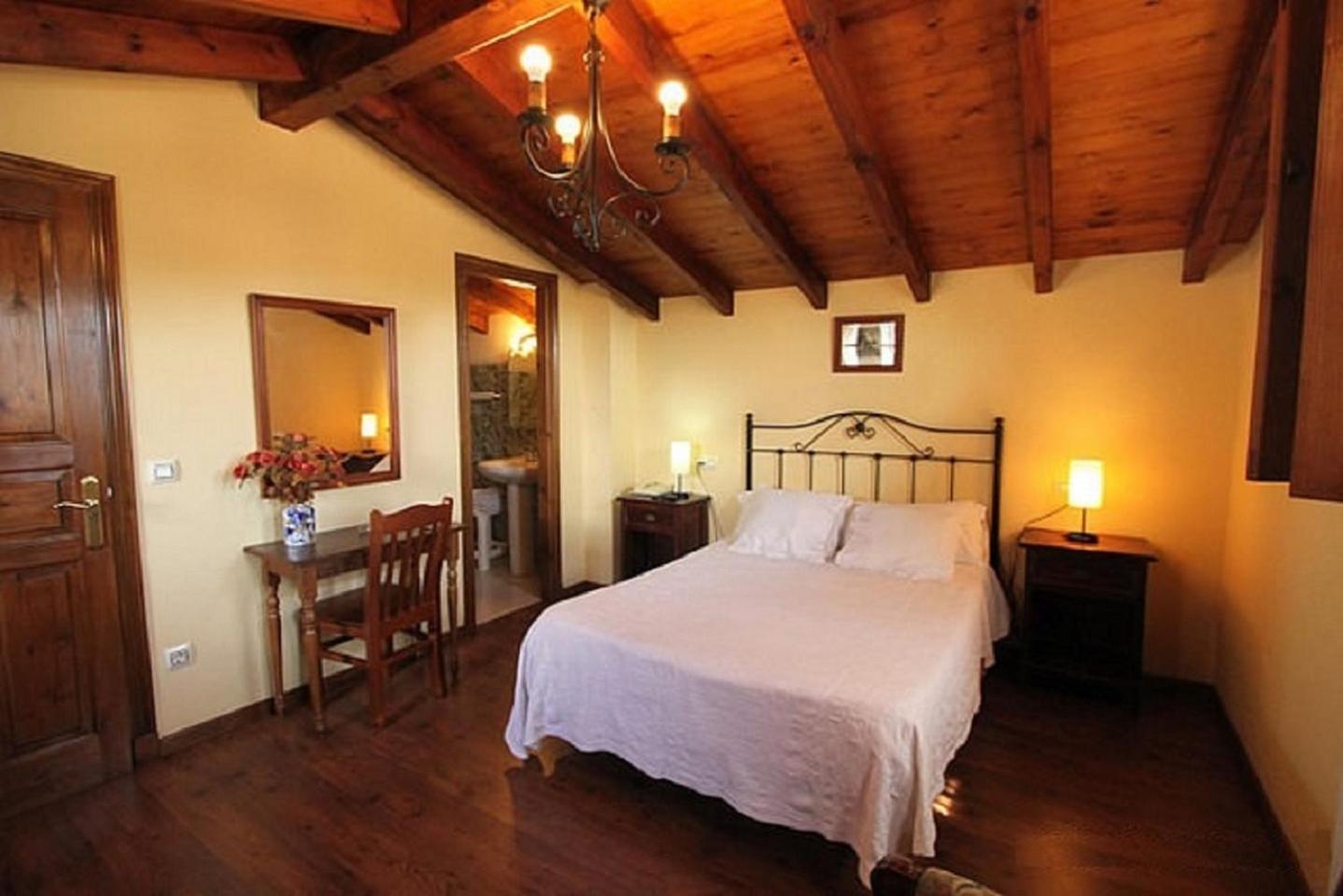 Triple Room with Private Bathroom photo 2