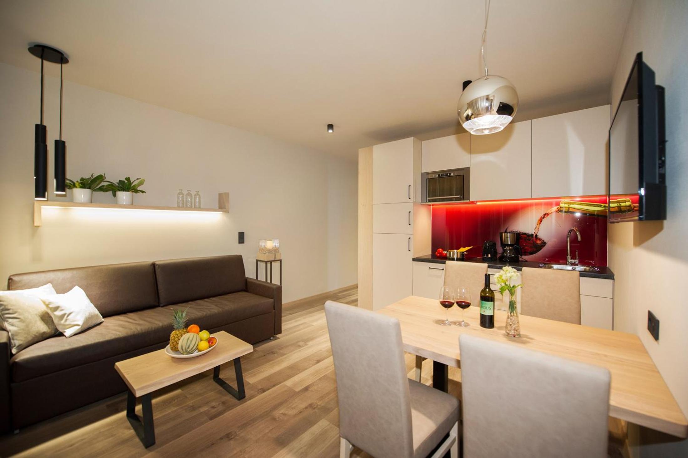 Apartment with Balcony photo 1
