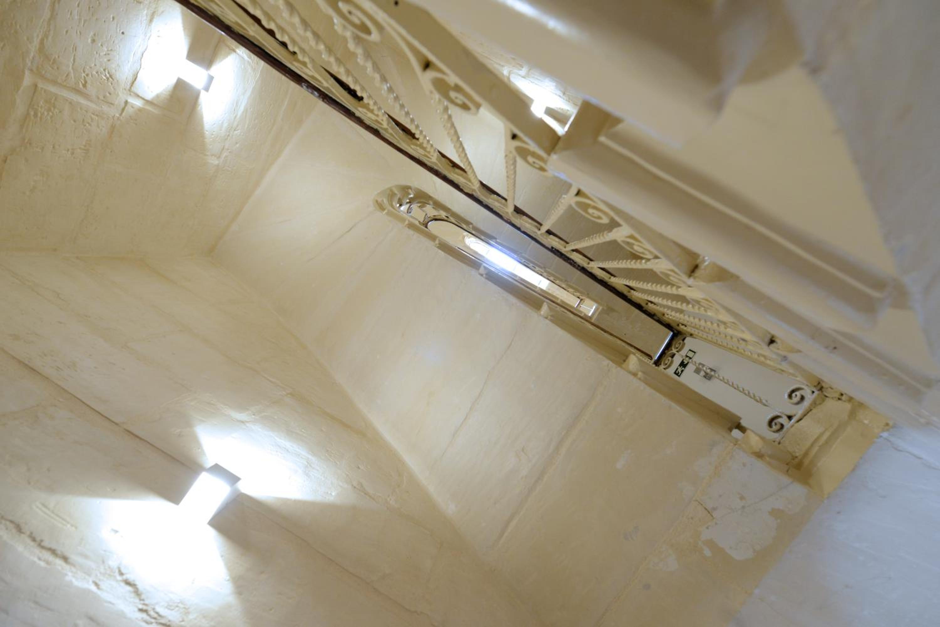 Double Room with Private Shower - Photo 7