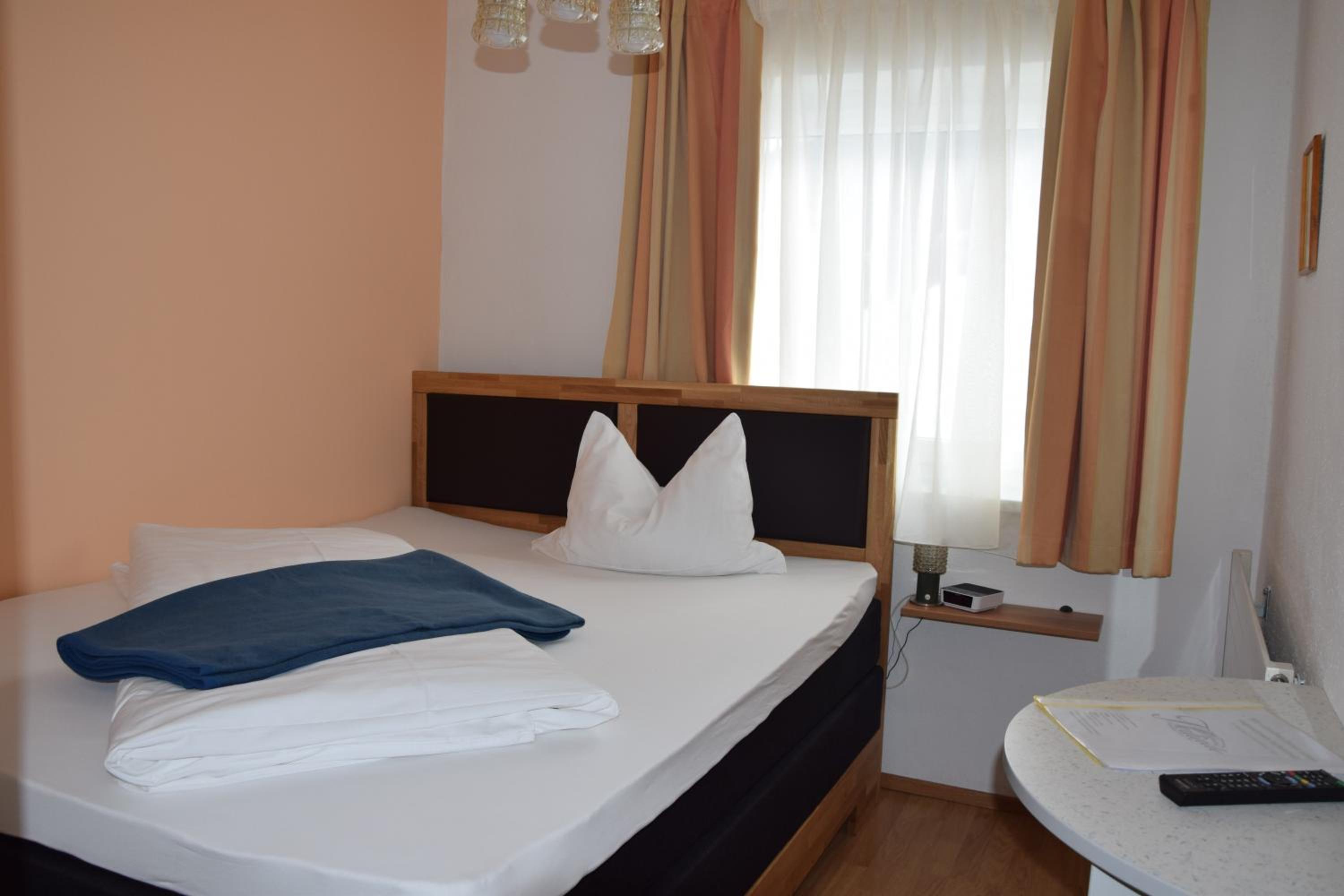 Budget Double Room photo 1