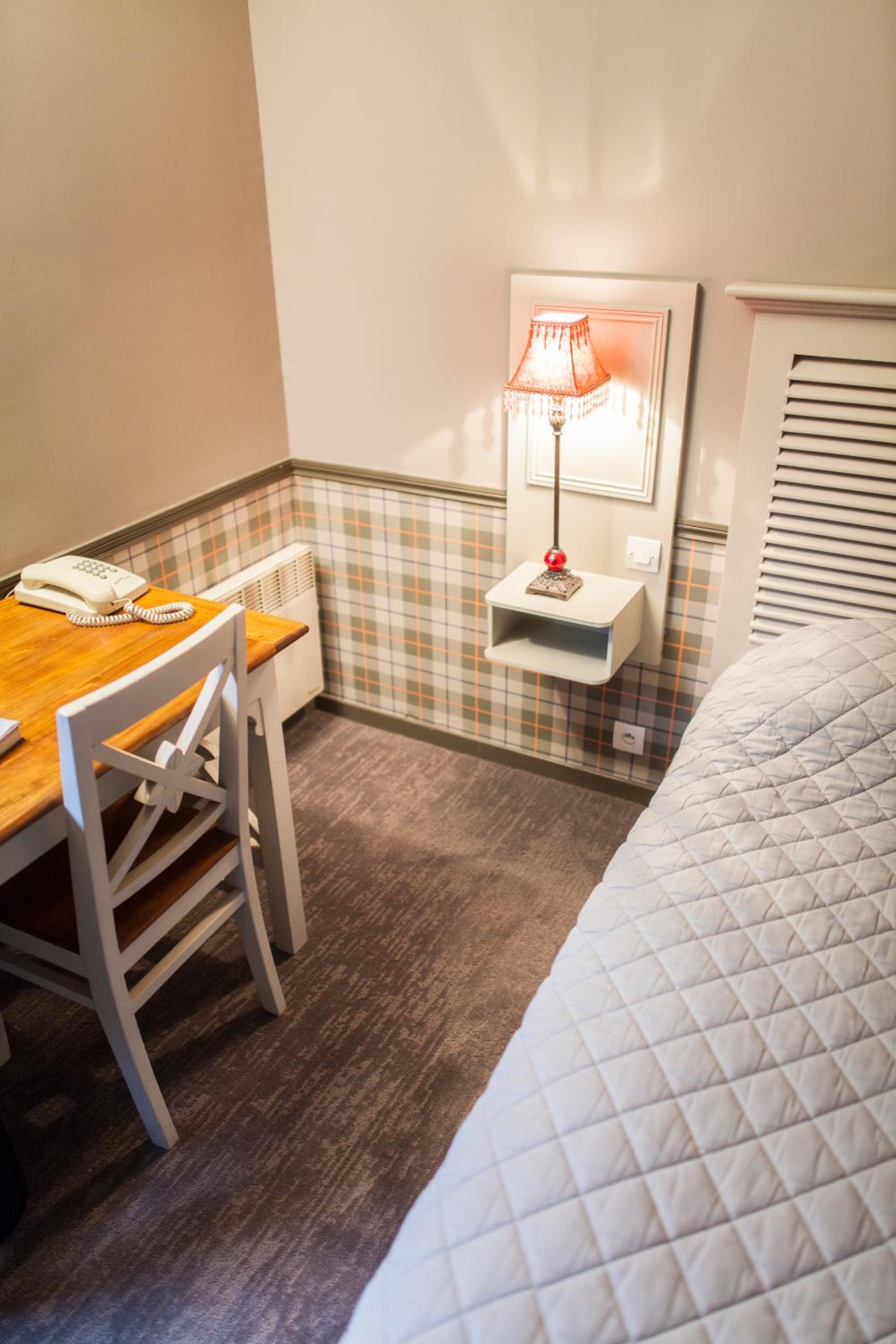 Superior Twin Room - Photo 10