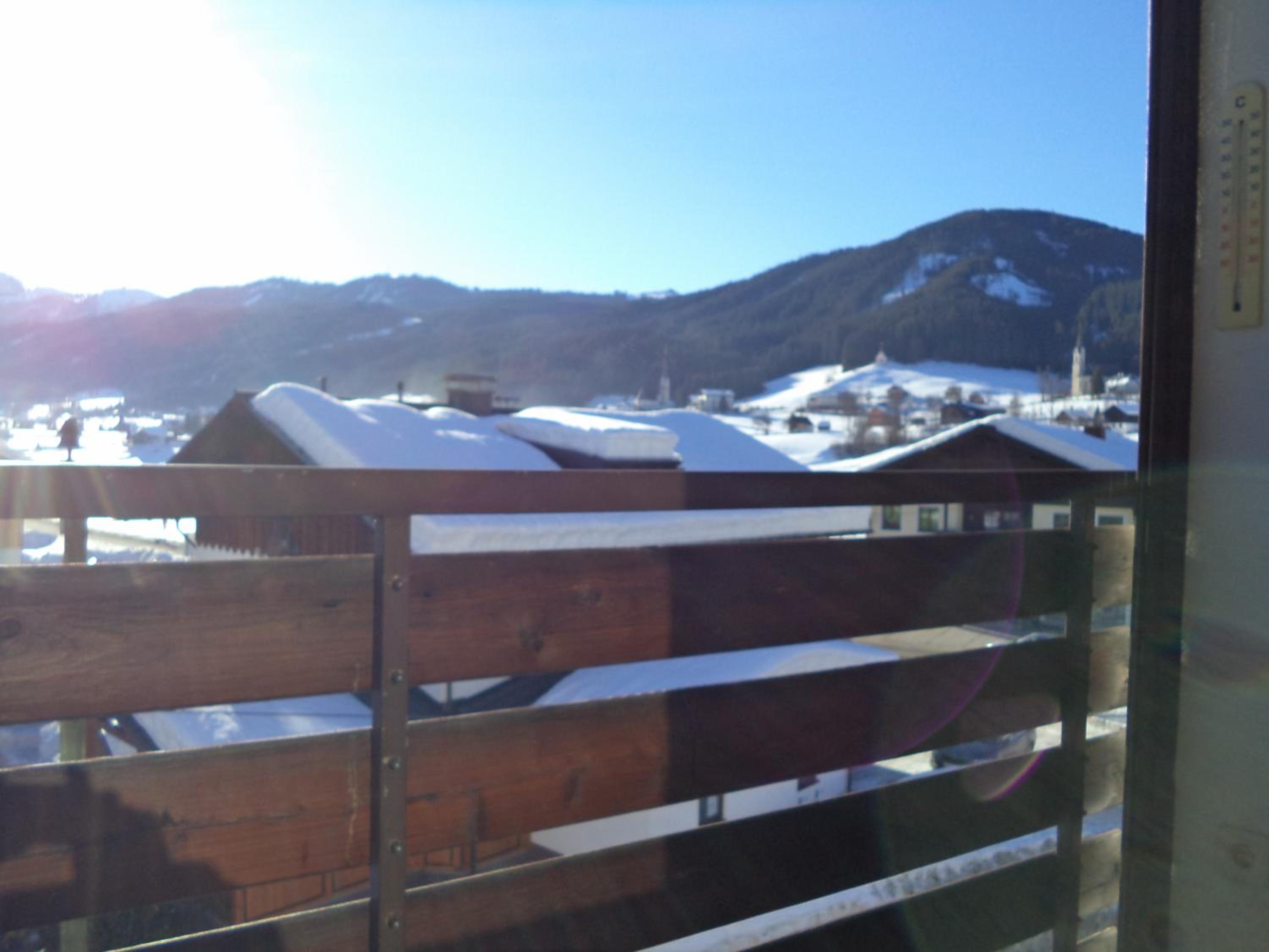 Apartment with Mountain View - Photo 23