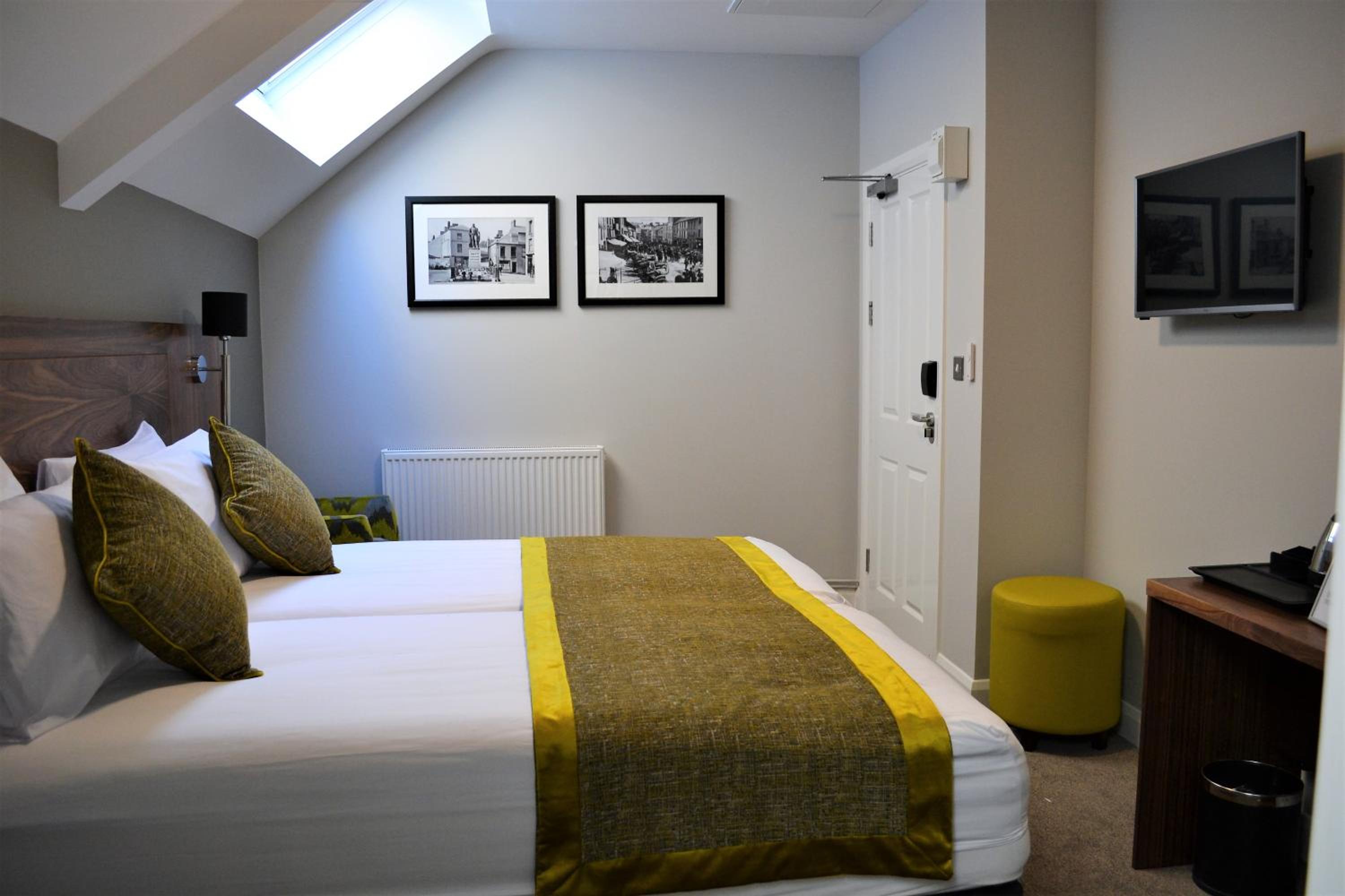 Deluxe Double or Twin Room - Photo 2