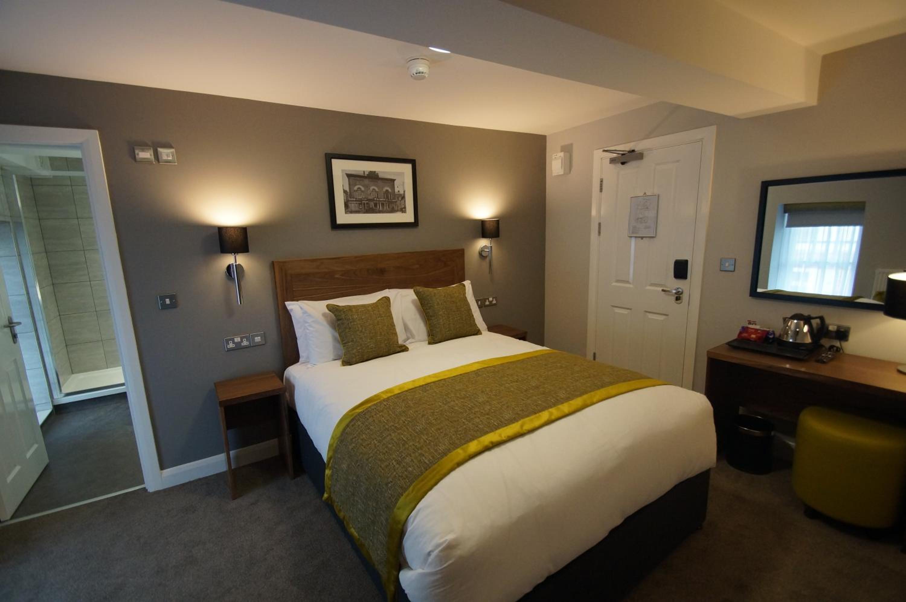 Large Double Room - Photo 2