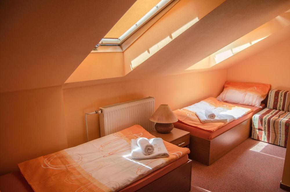 Deluxe Twin Room photo 2