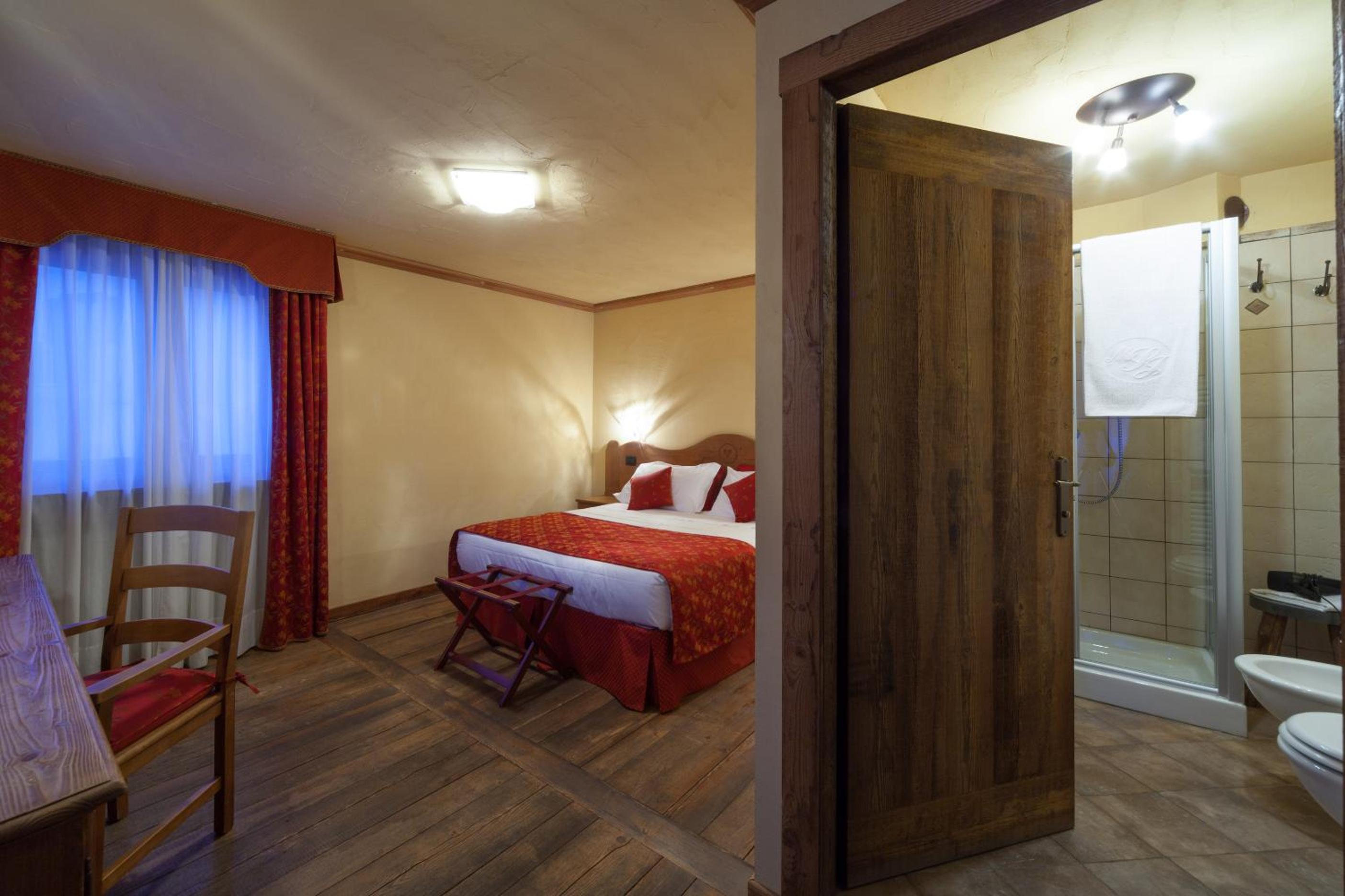 Double Room - Photo 7