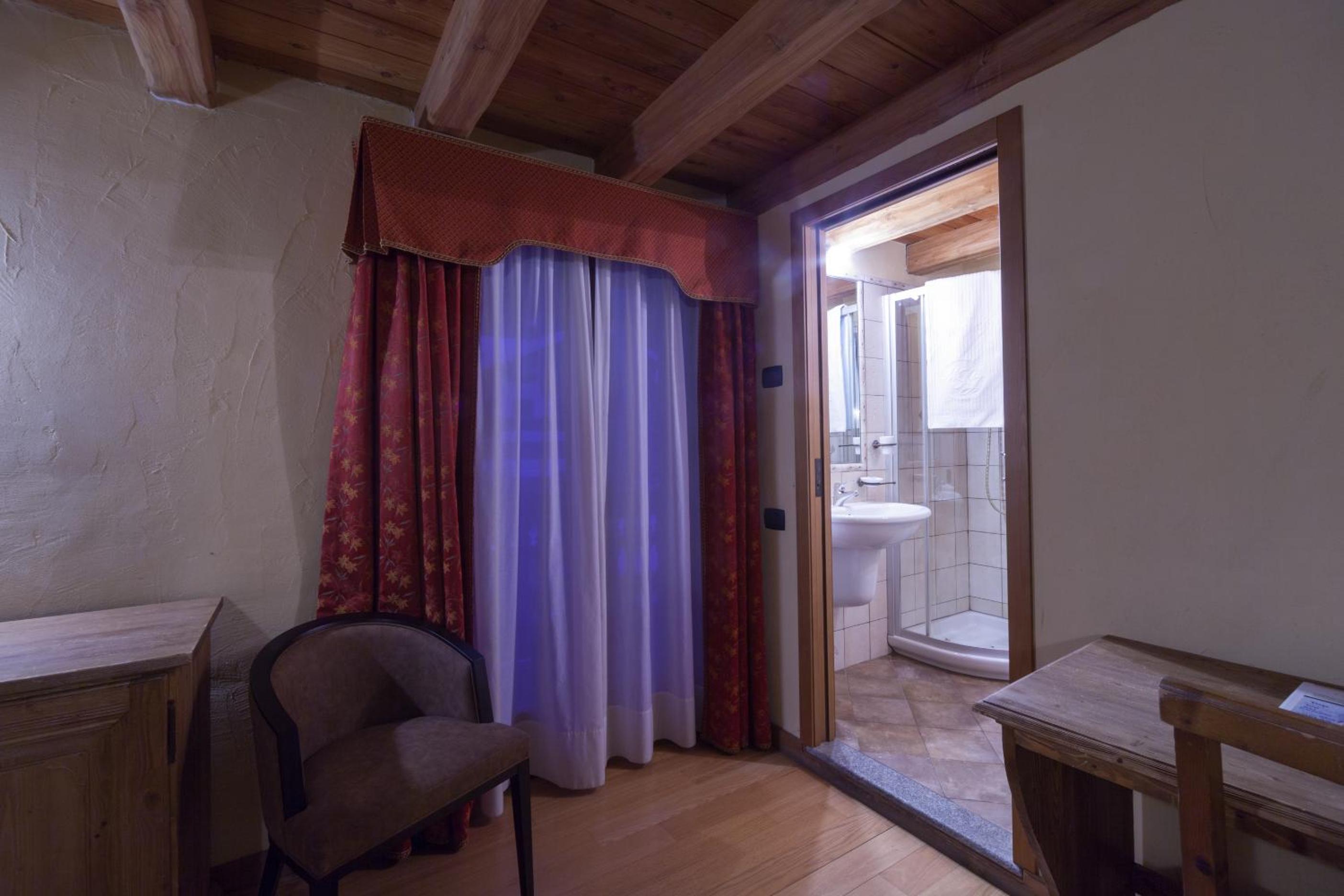 Double Room - Photo 3