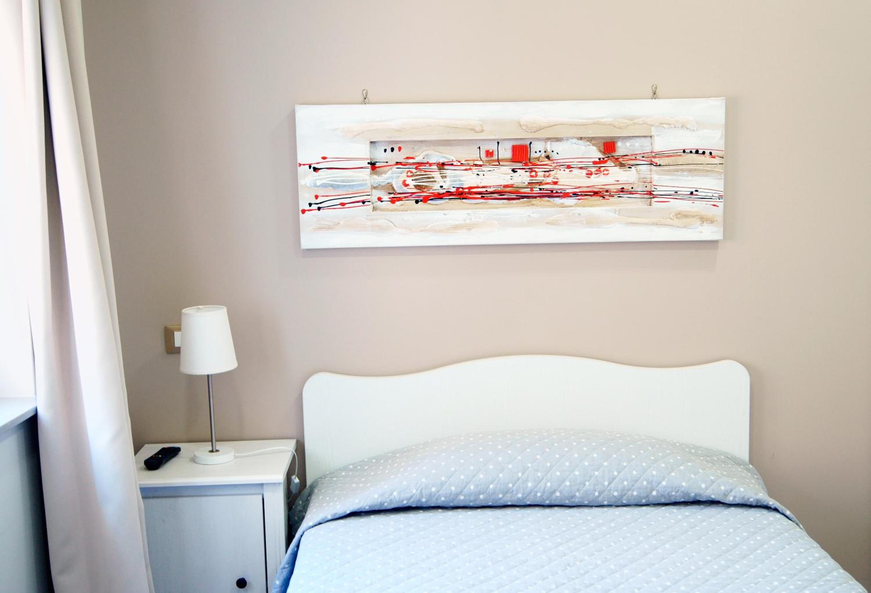 Single Room photo 2