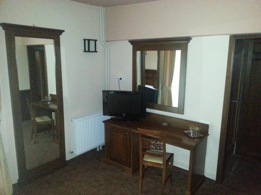 Double Room with Castel View and Balcony photo 2