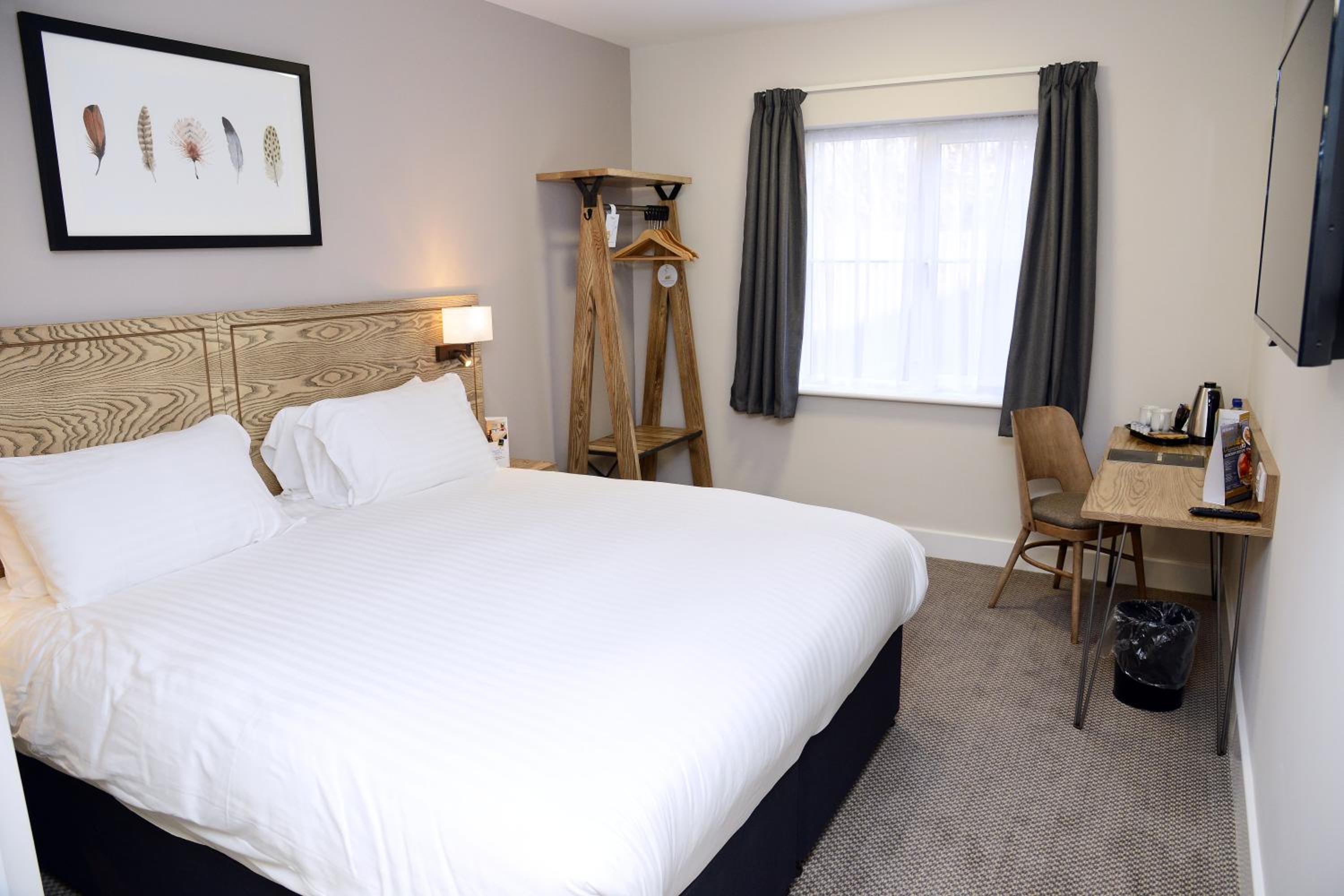 Double or Twin Room - Photo 3