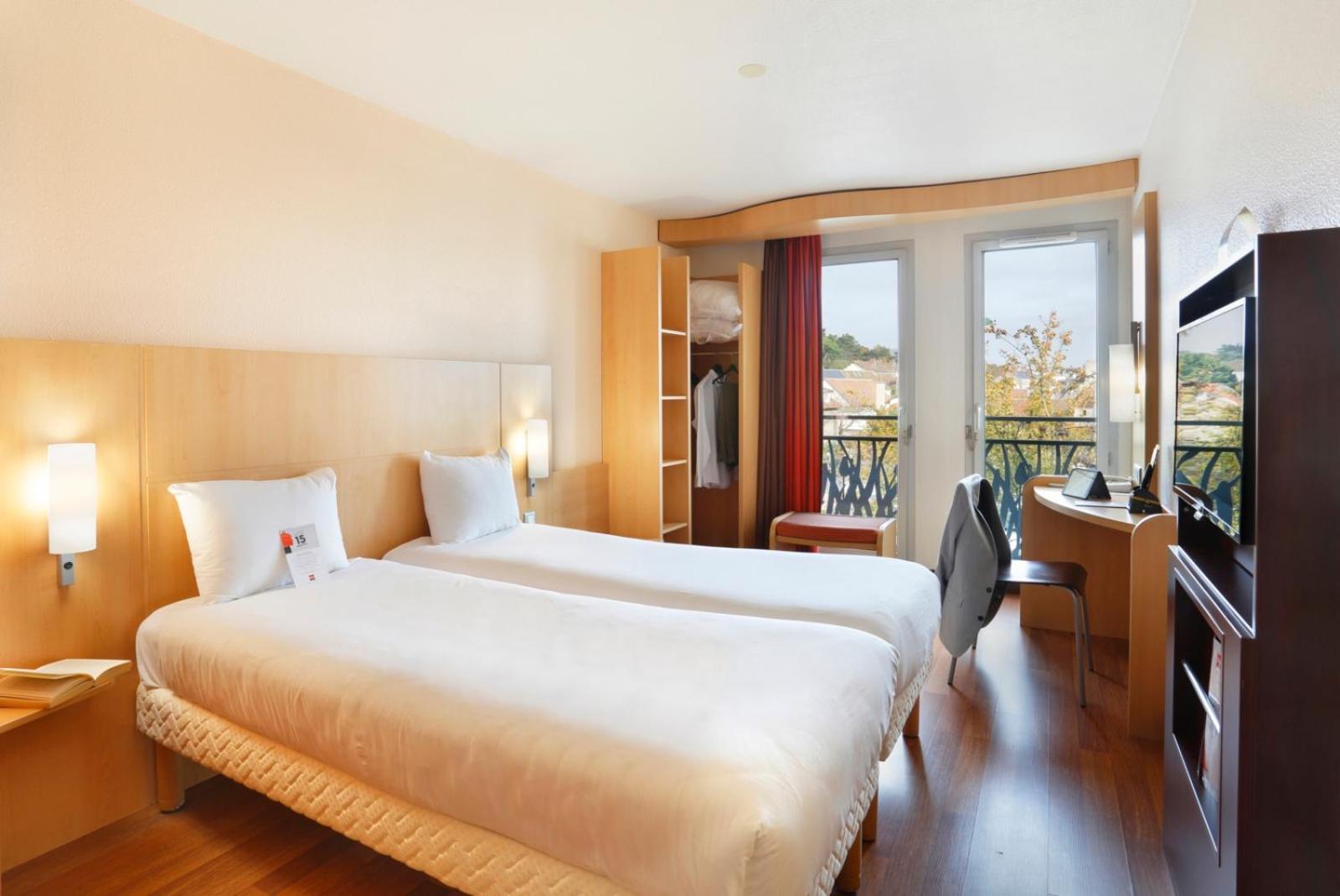 Standard Twin Room - Photo 1