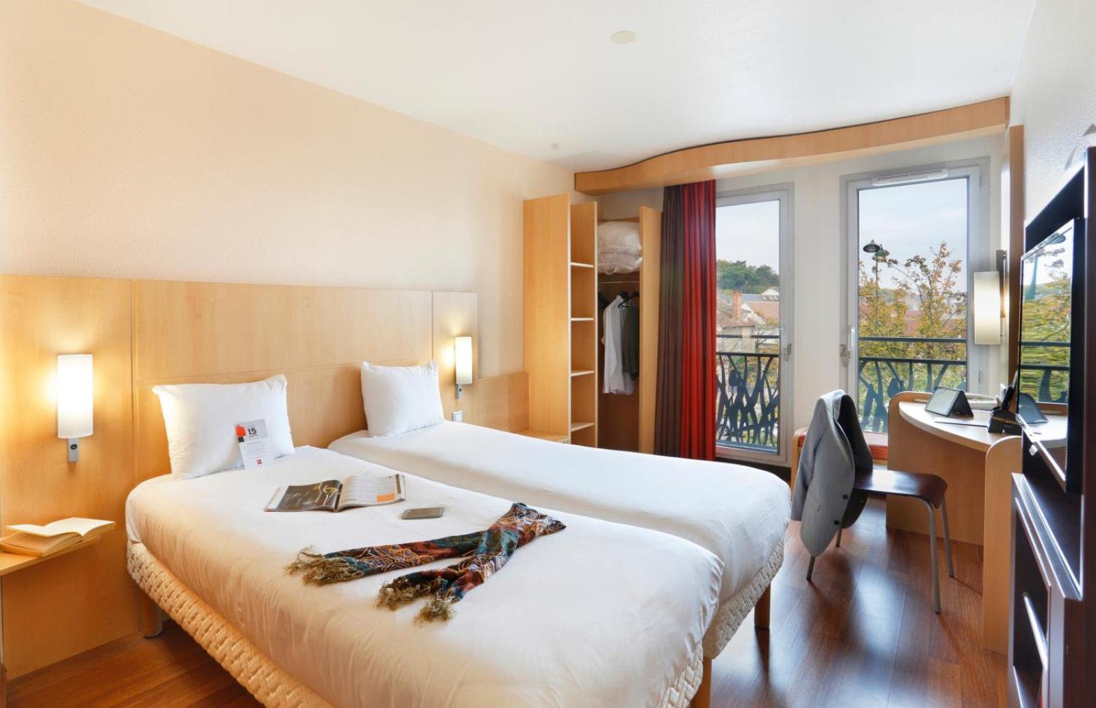 Standard Twin Room - Photo 3