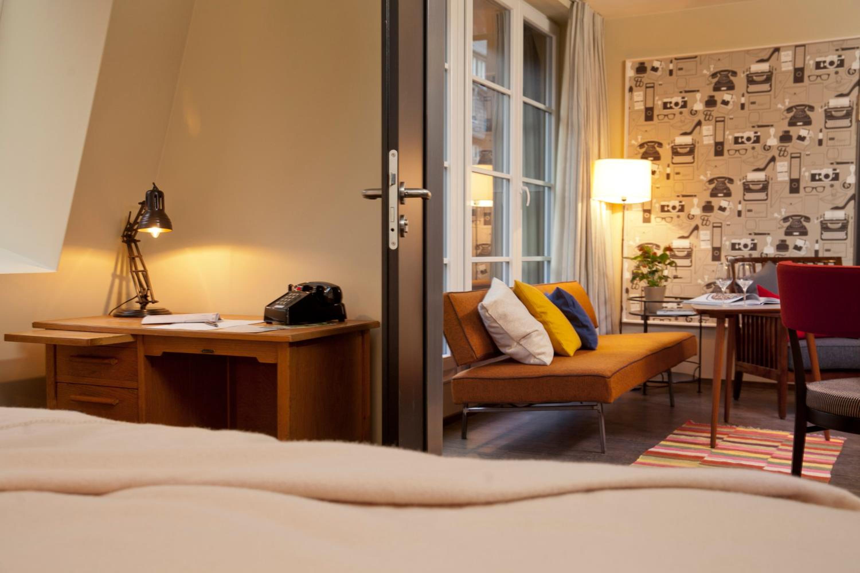 Suite - Photo 14
