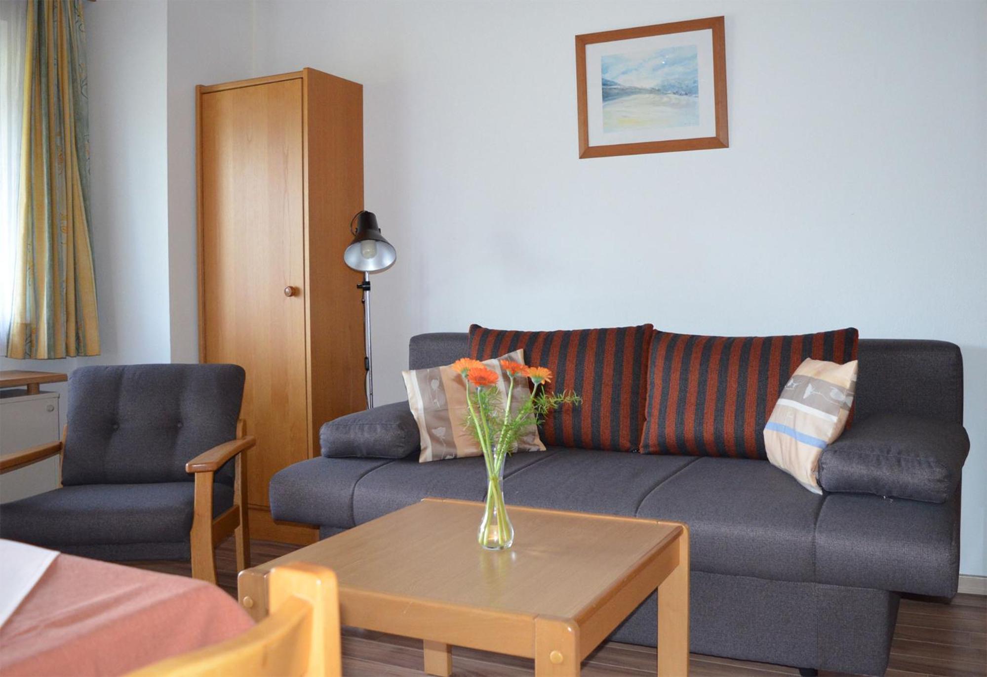 One-Bedroom Apartment with Balcony or Terrace photo 3