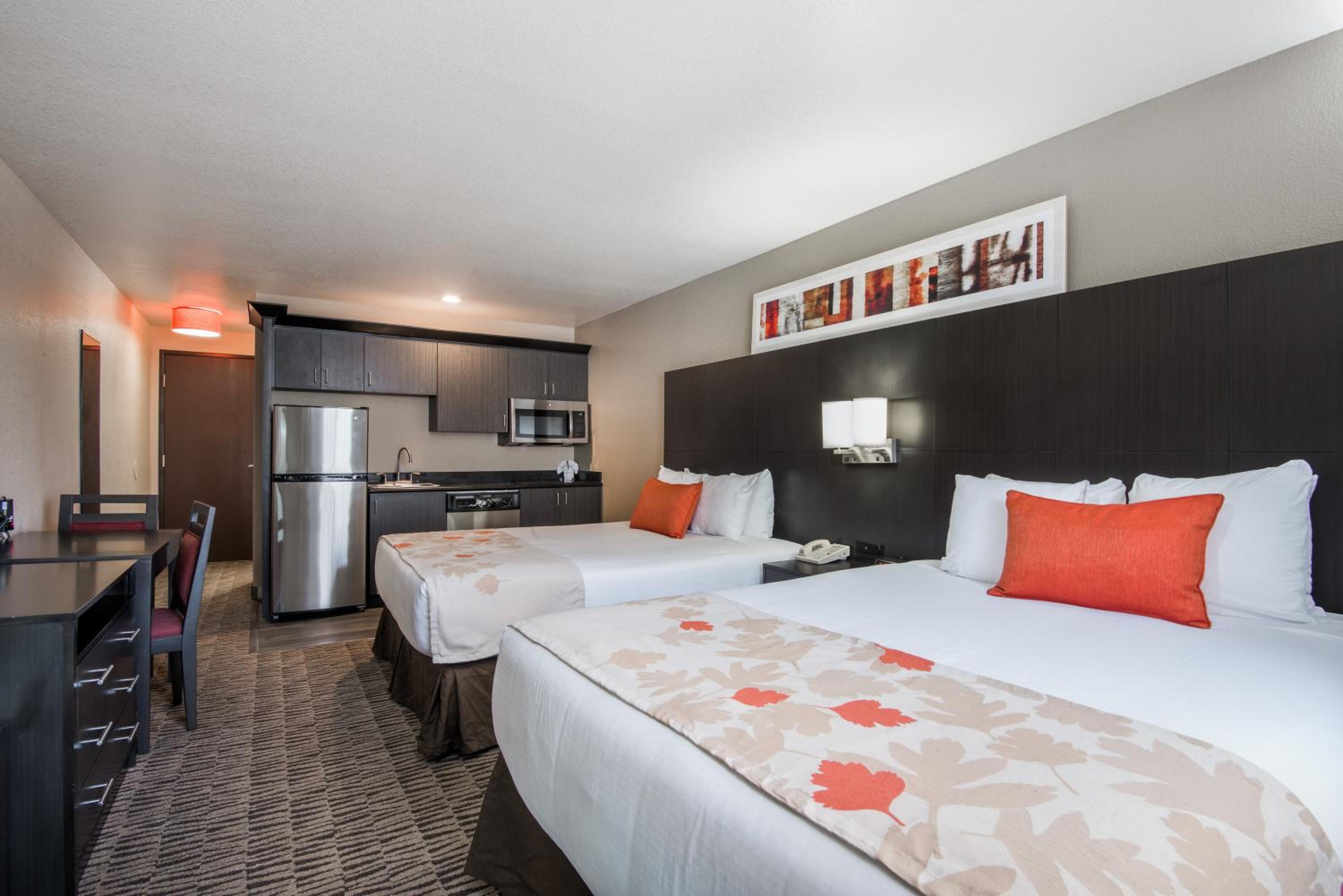 Queen Room with Two Queen Beds - Mobility Access/Non-Smoking - Photo 1