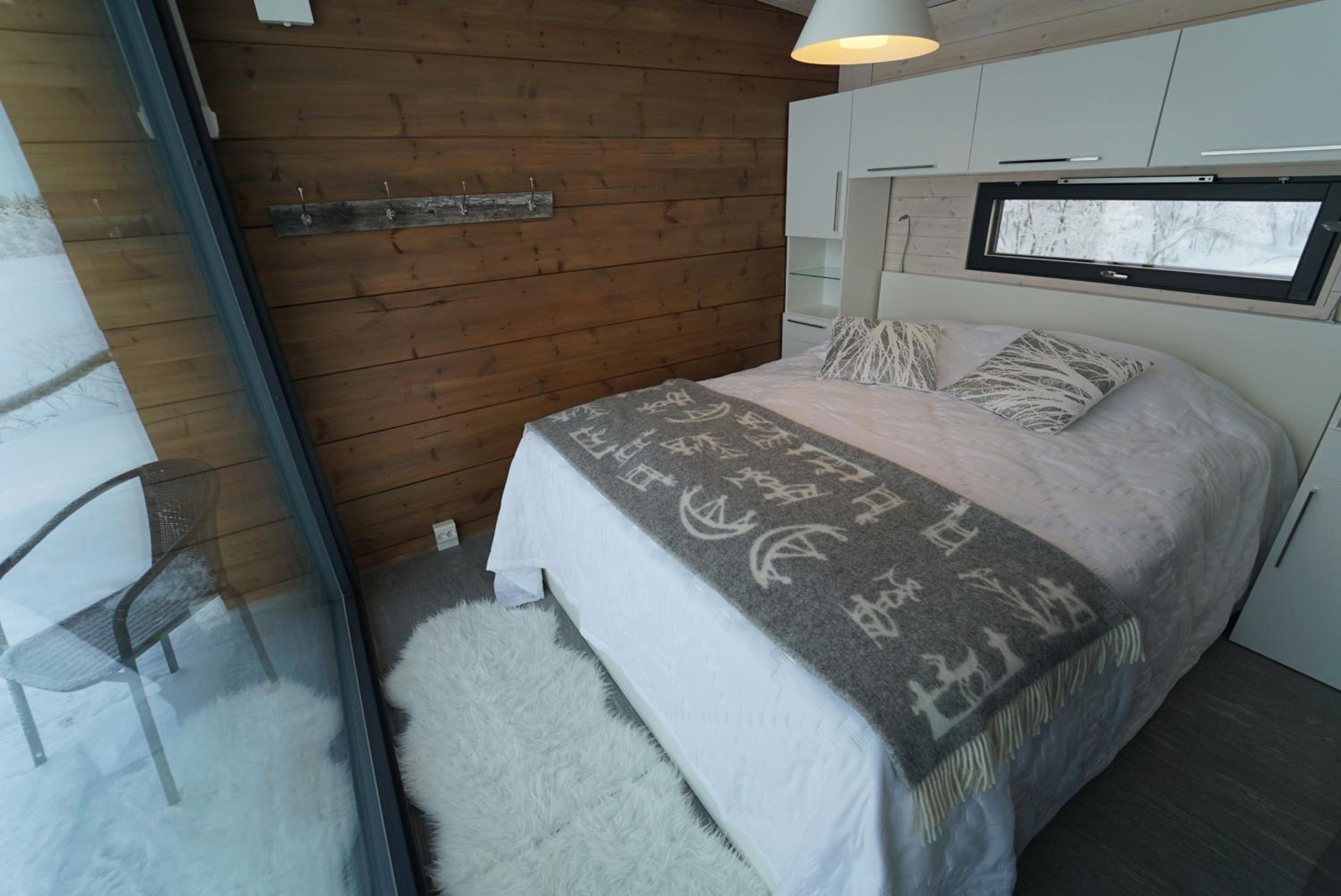 One-Bedroom House - Photo 3
