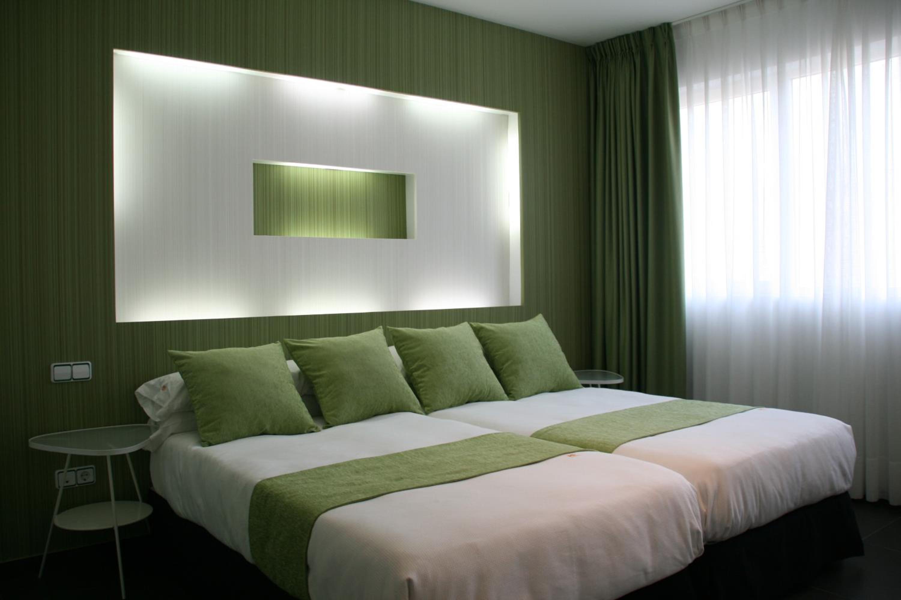 Deluxe Double or Twin Room - Photo 2