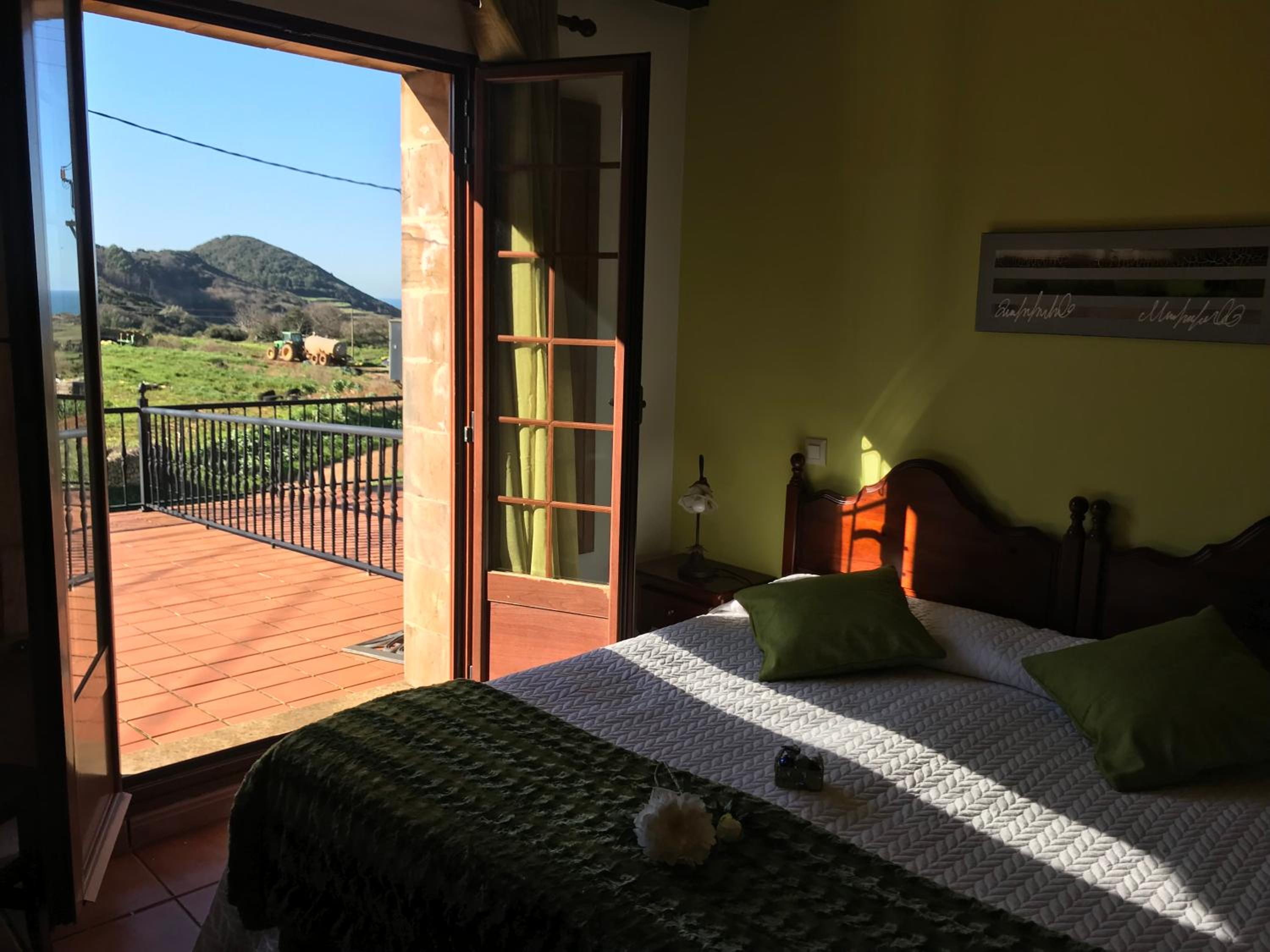 Habitación Doble Deluxe con Balcón y Vista al Mar
