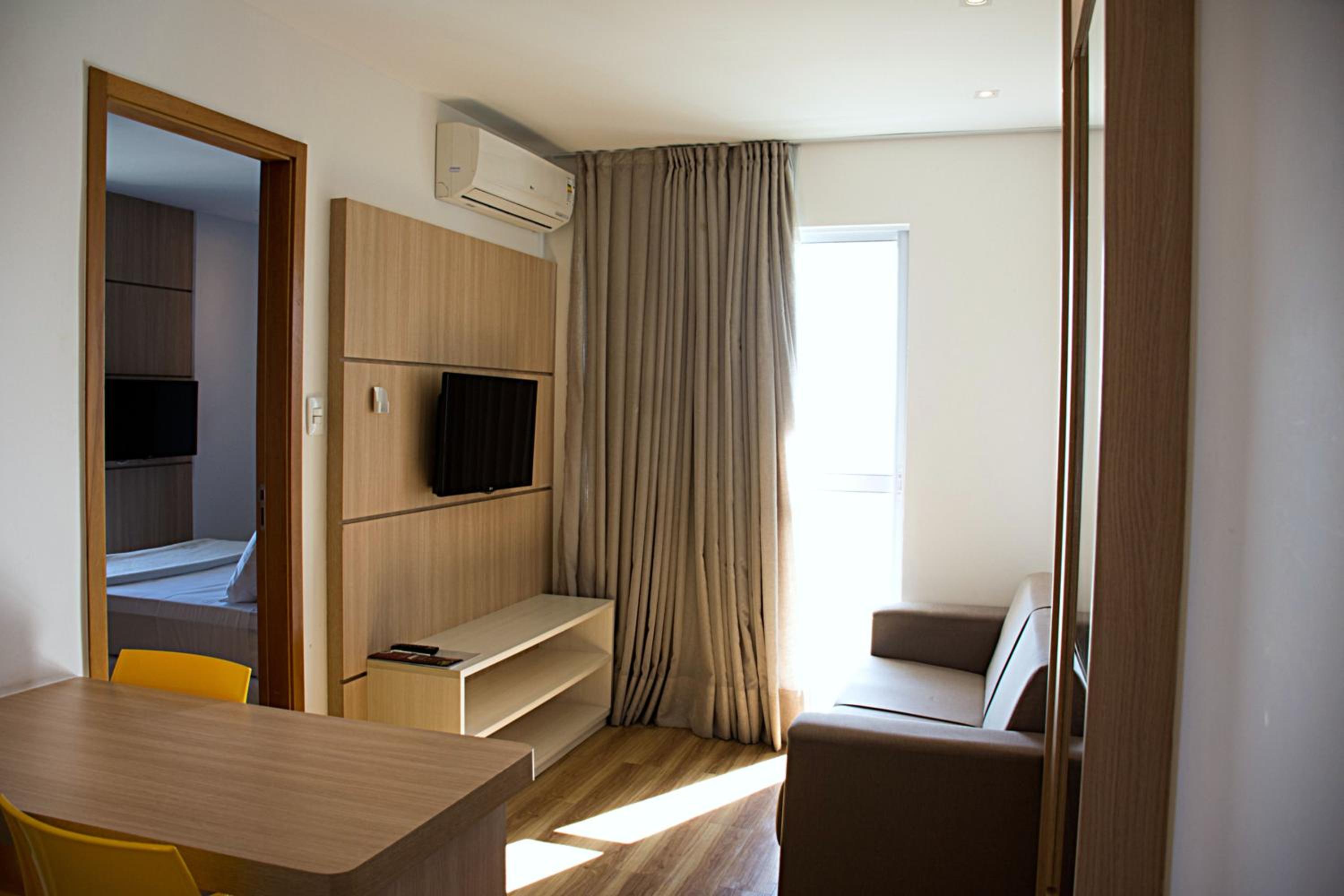 Deluxe Queen Suite photo 2