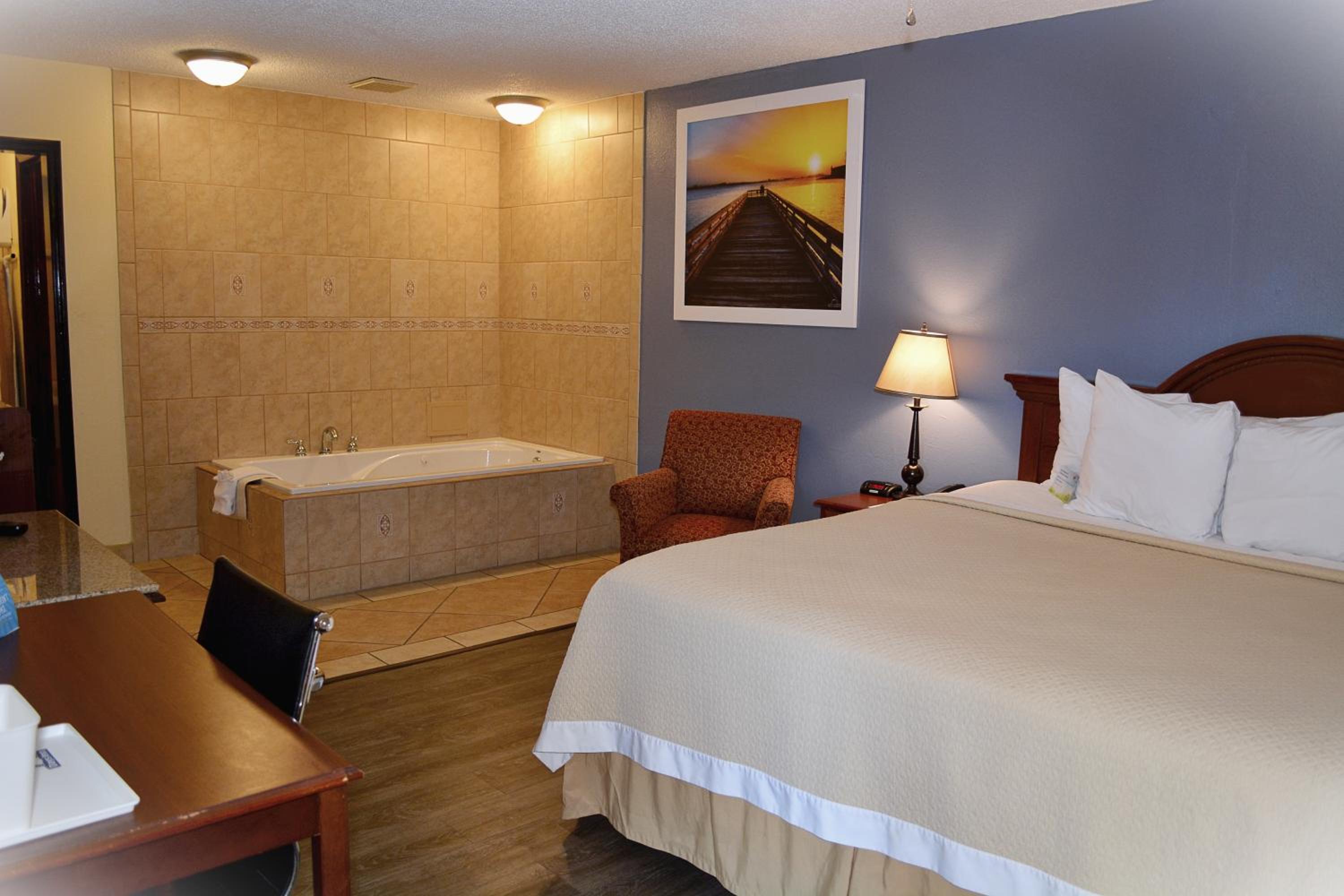 King Studio Suite - Non-Smoking - Photo 1