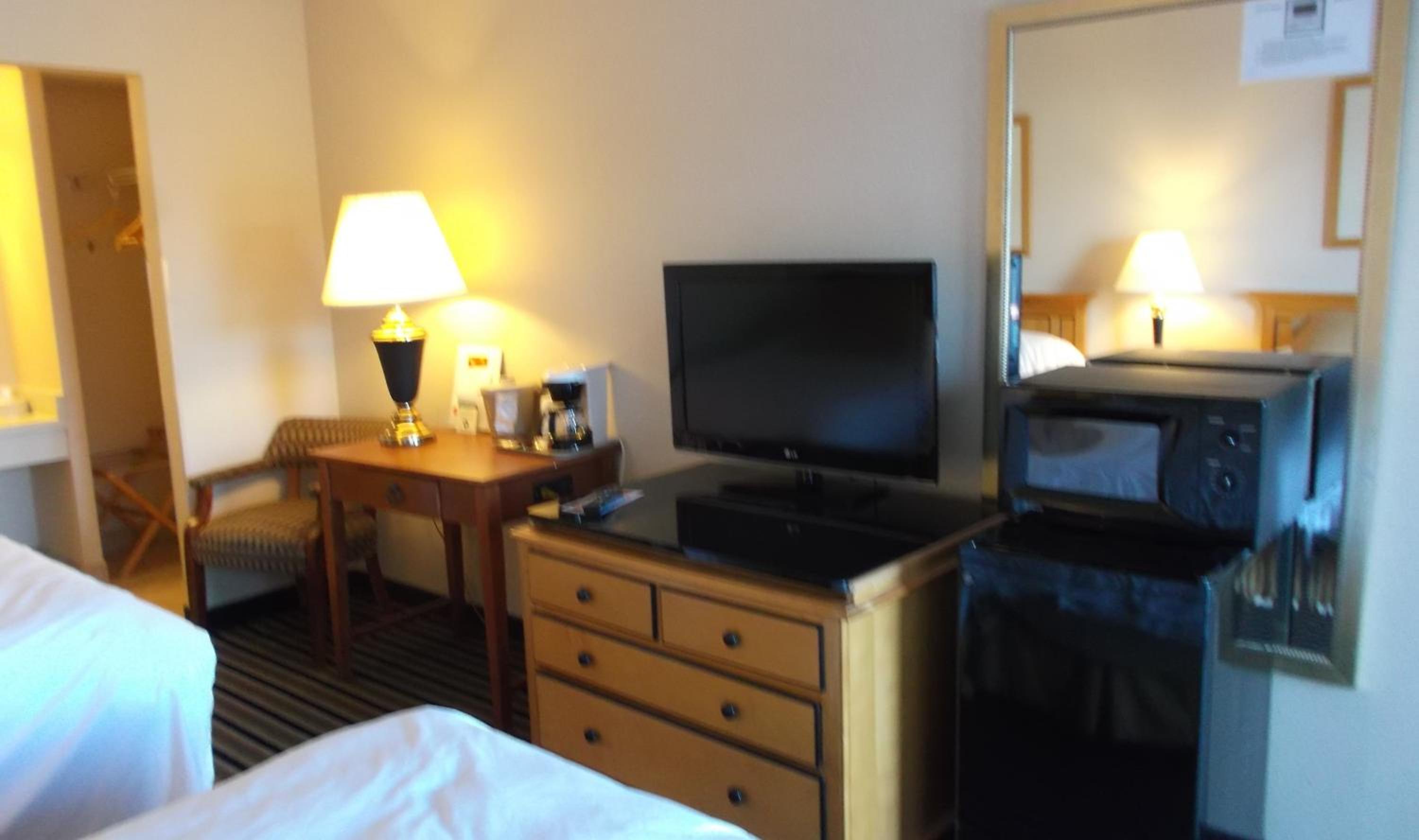 Double Room with Two Double Beds - Photo 2