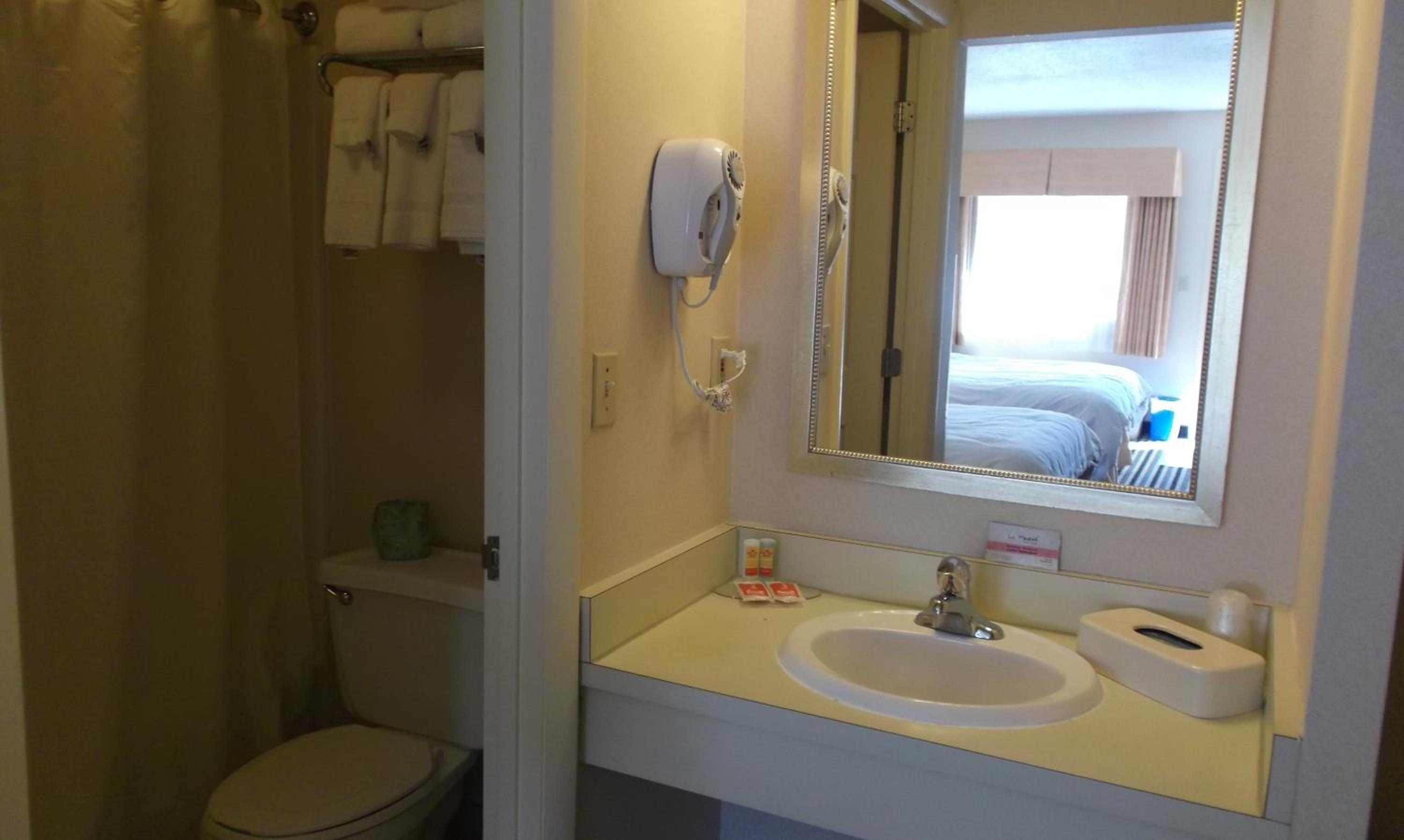 Double Room with Two Double Beds - Photo 3