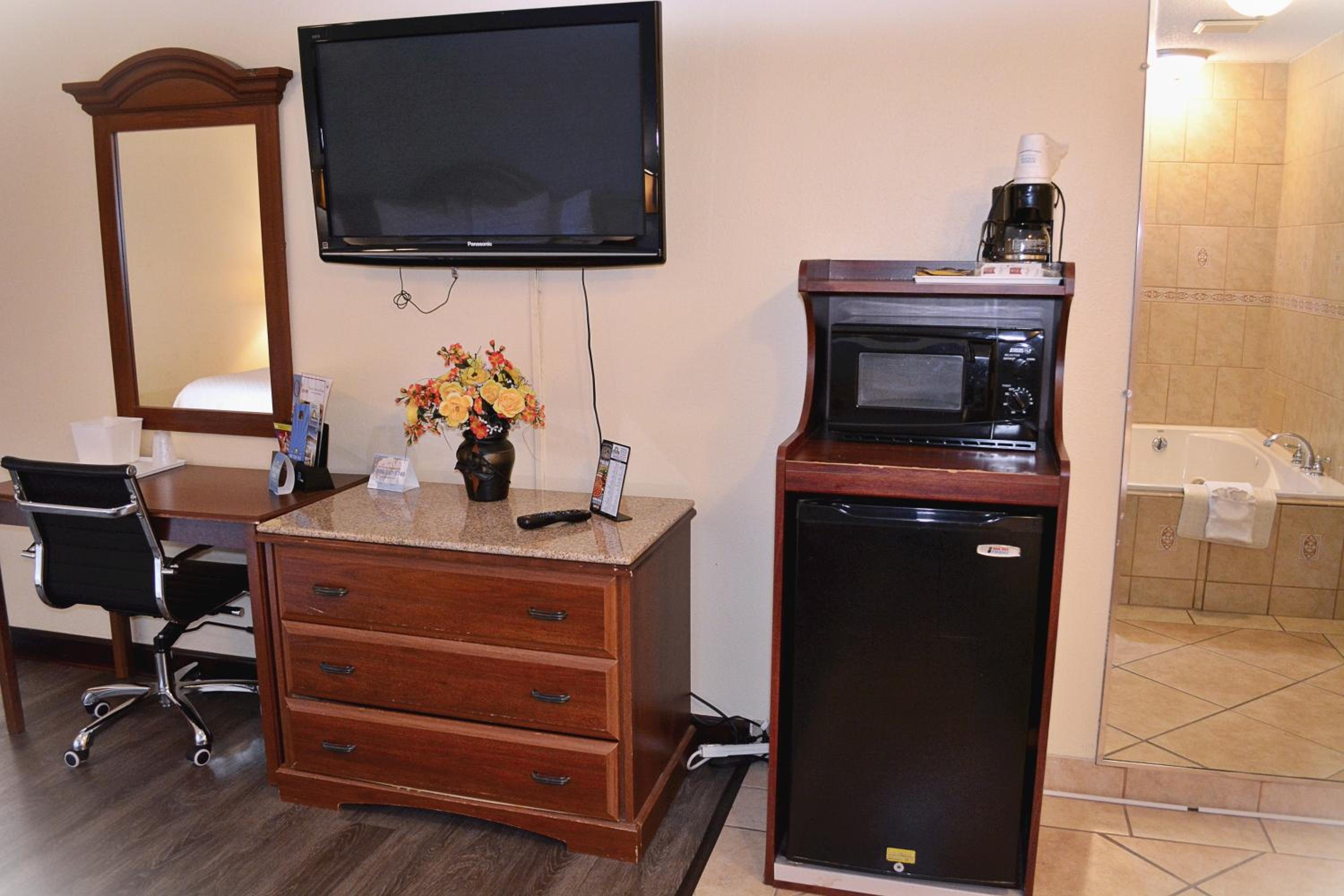 King Studio Suite - Non-Smoking - Photo 4